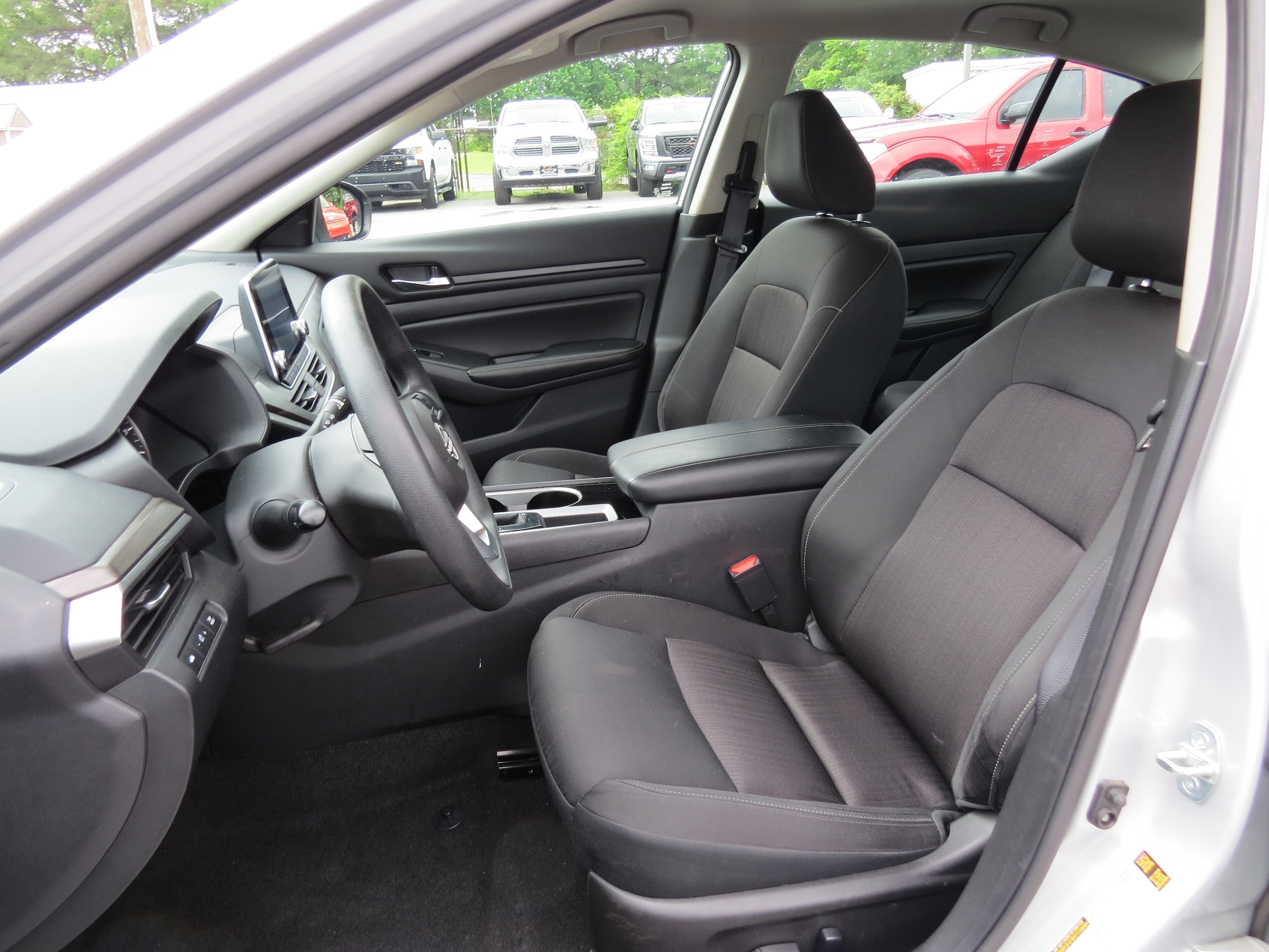 2024 Nissan Altima 2.5 SV - 9