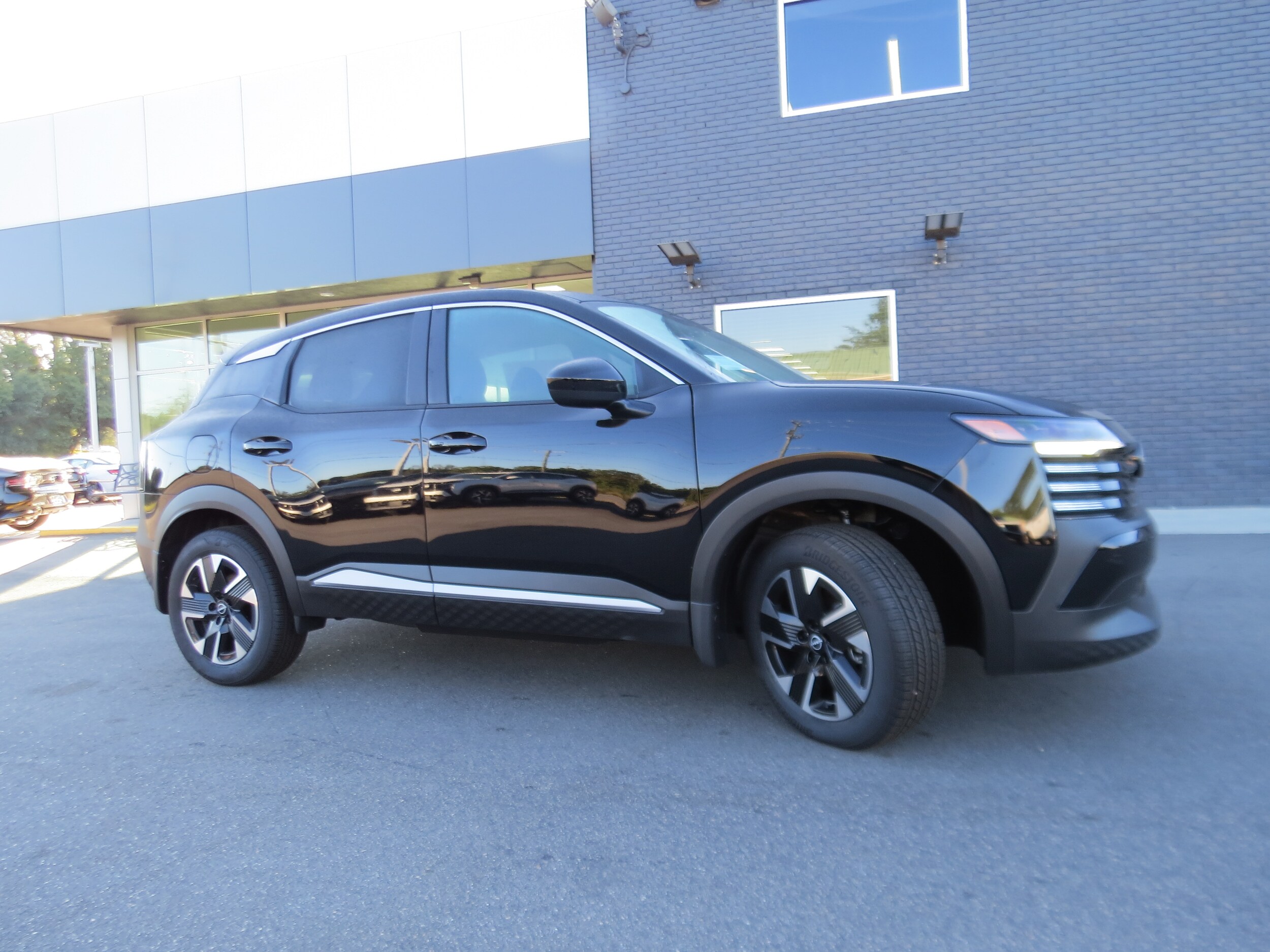 2025 Nissan Kicks SV - 7