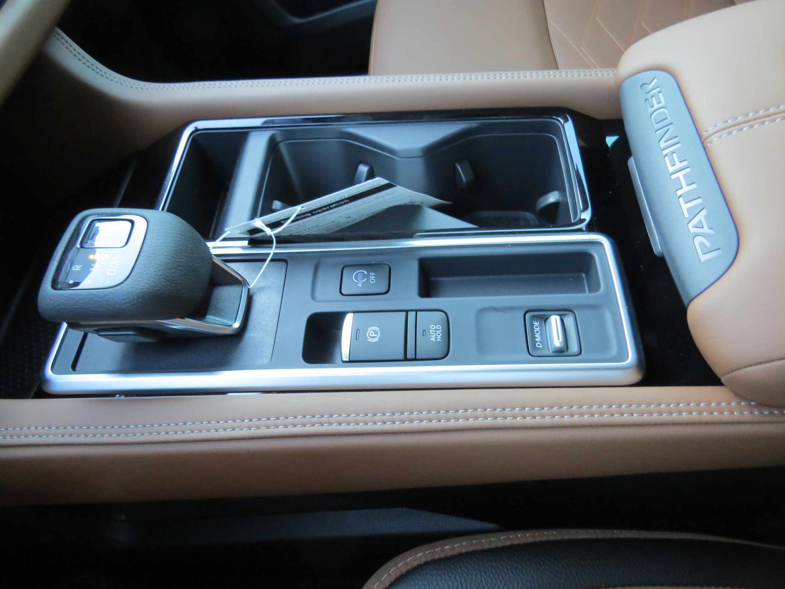 2025 Nissan Pathfinder Platinum Everest White Pearl Tricoat at Griffin Nissan