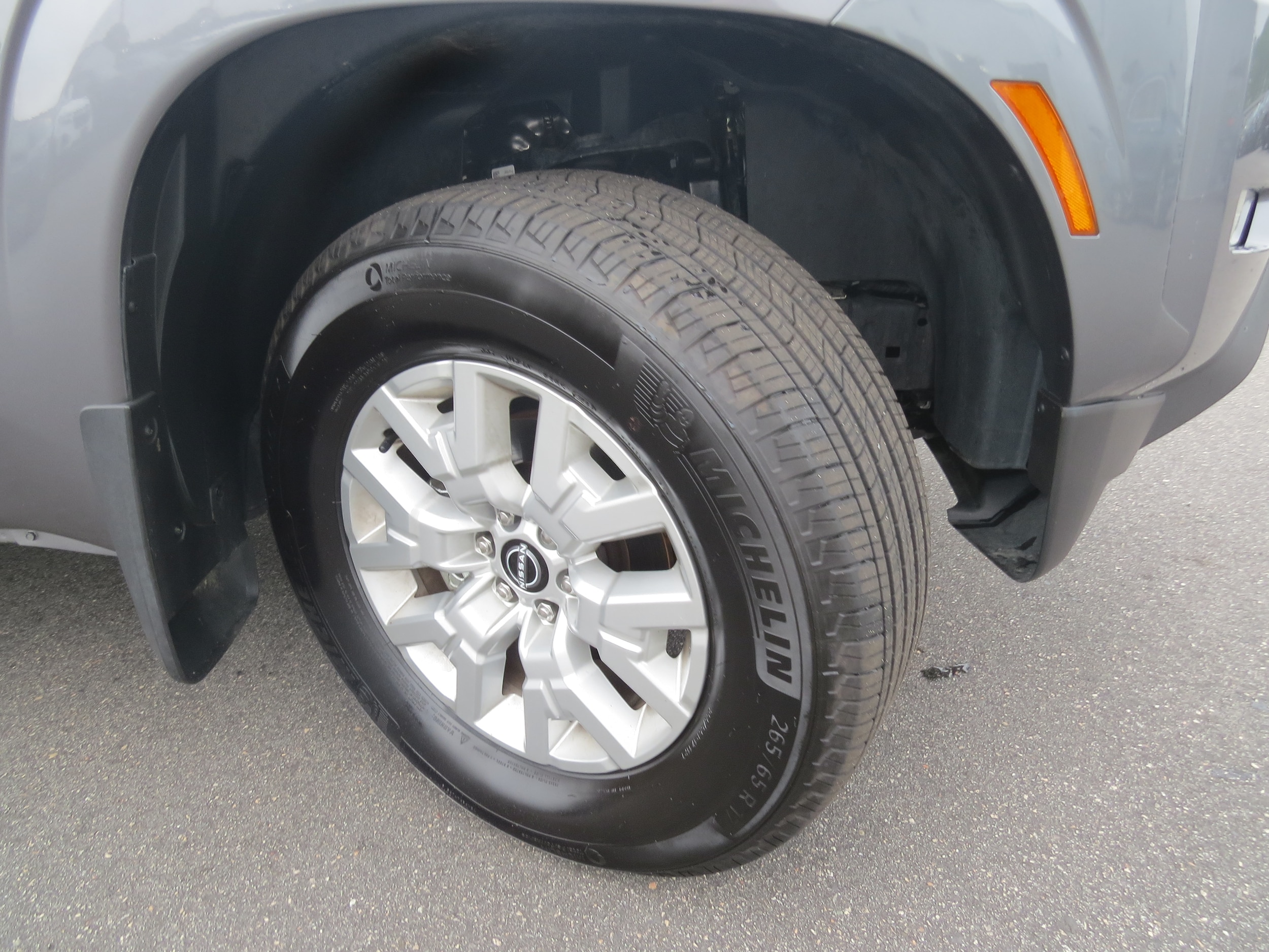 2024 Nissan Frontier SV - 9