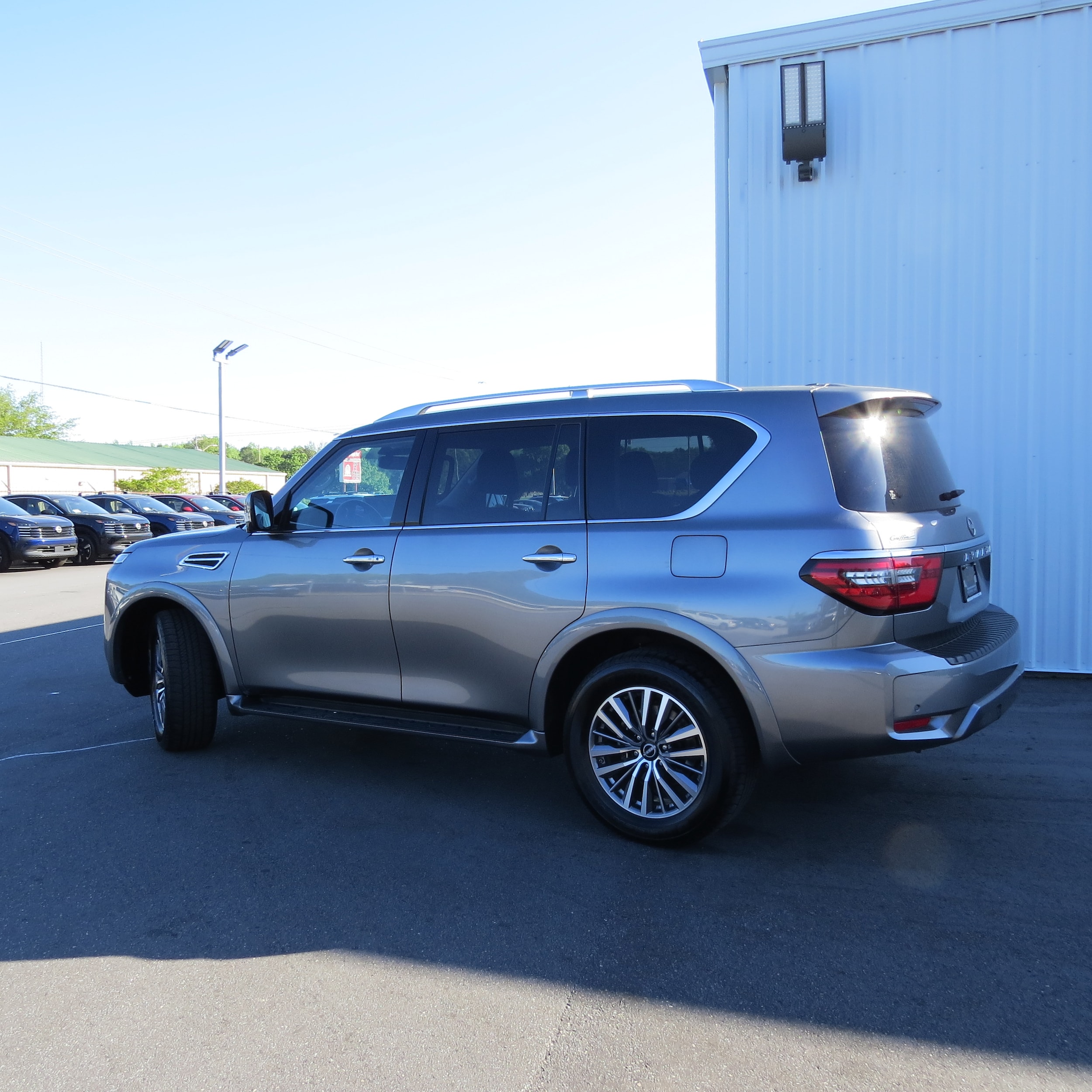 2024 Nissan Armada SL photo 4