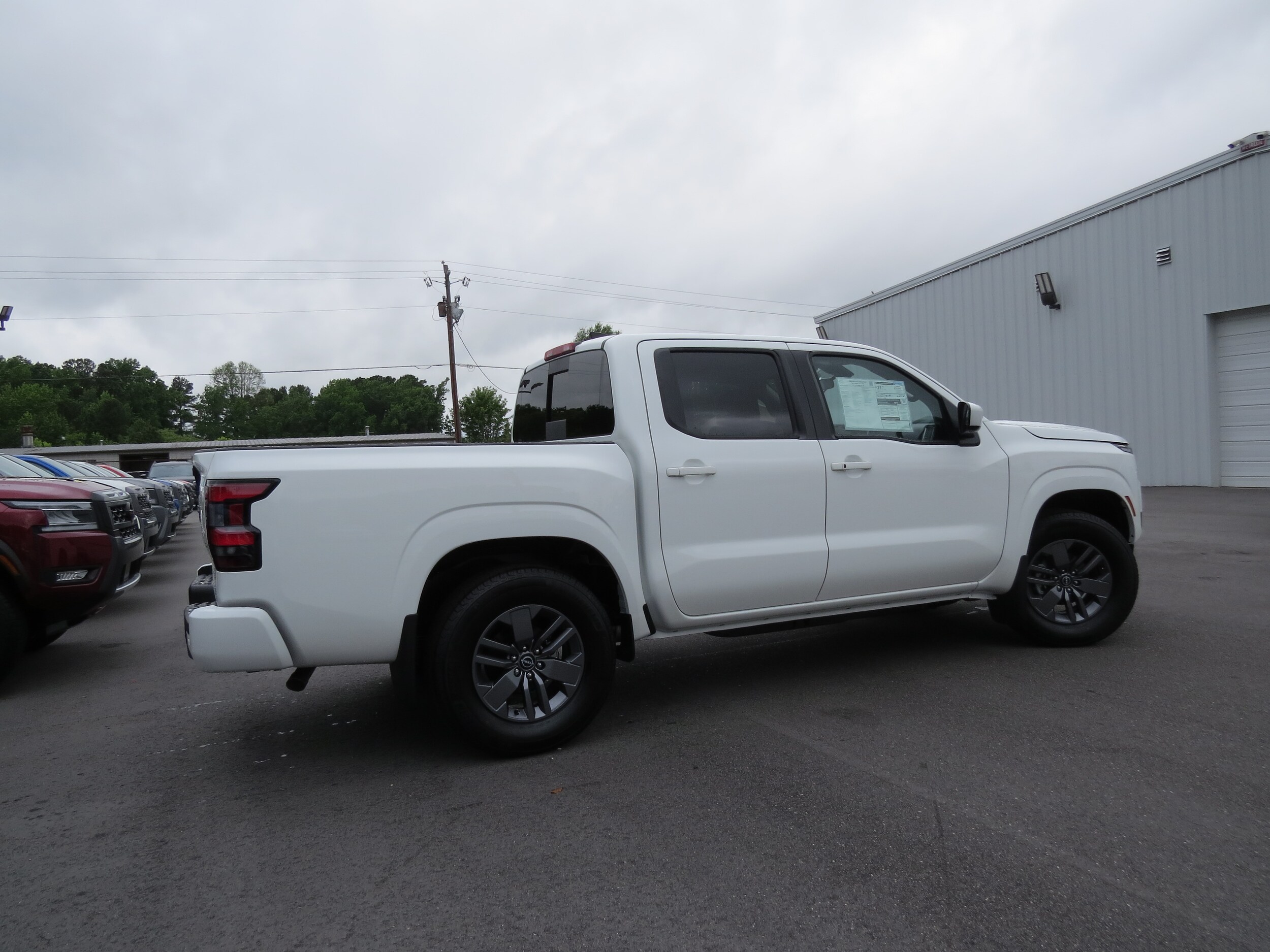 2025 Nissan Frontier SV - 5