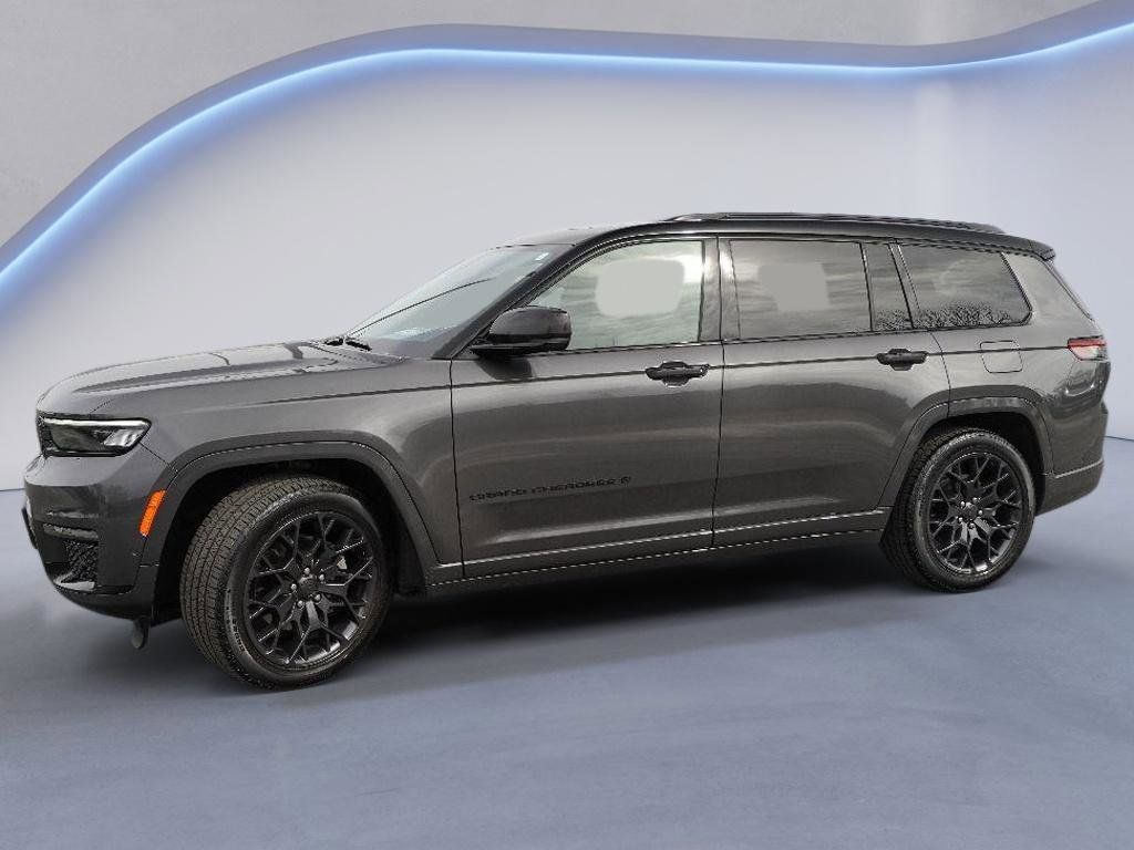 Used 2024 Jeep Grand Cherokee L Summit with VIN 1C4RJKET1R8539888 for sale in Milwaukee, WI