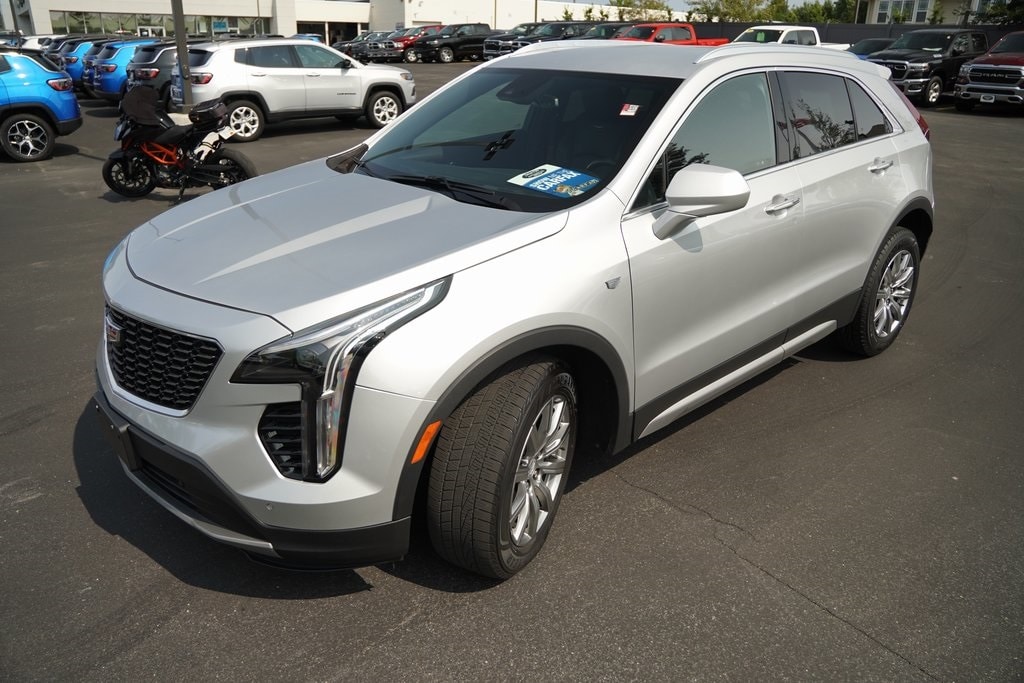 Used 2020 Cadillac XT4 Premium Luxury with VIN 1GYFZCR47LF021348 for sale in Milwaukee, WI