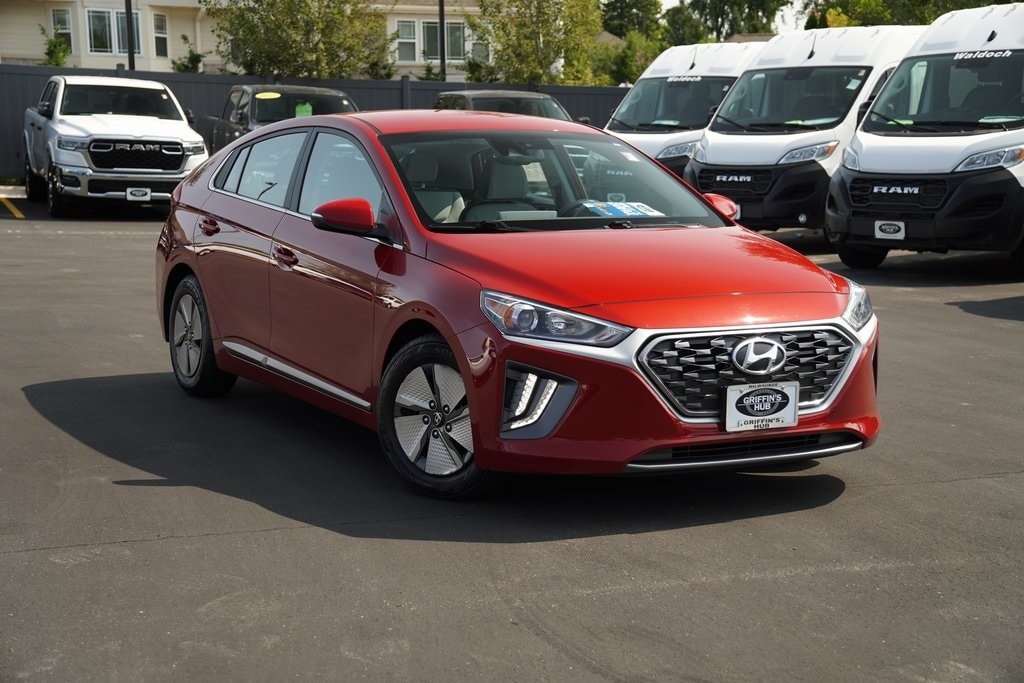 Used 2022 Hyundai Ioniq SE with VIN KMHC75LCXNU268853 for sale in Milwaukee, WI