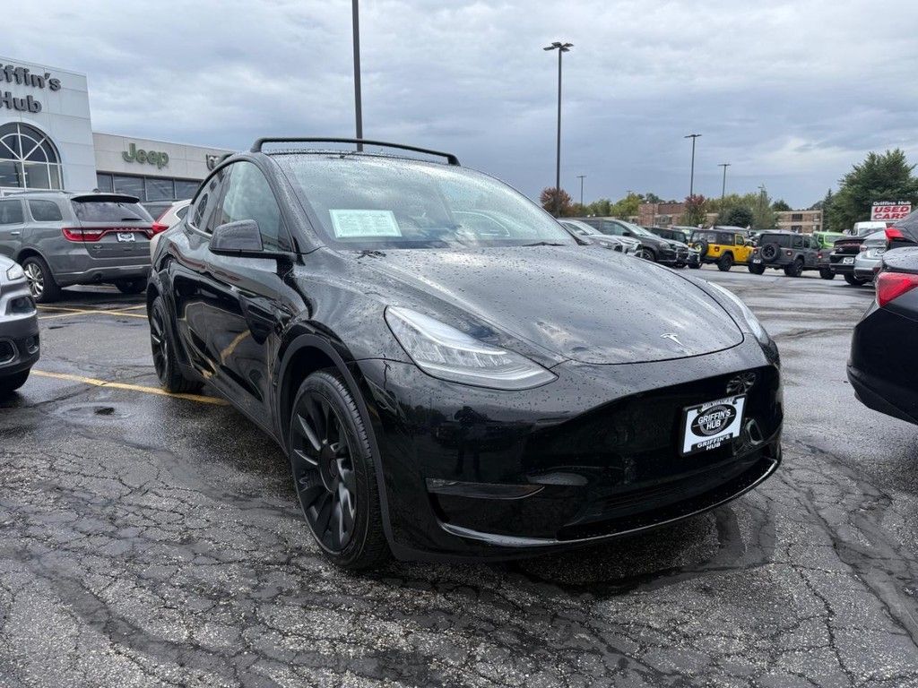 Used 2023 Tesla Model Y Long Range with VIN 7SAYGDEE2PA108920 for sale in Milwaukee, WI