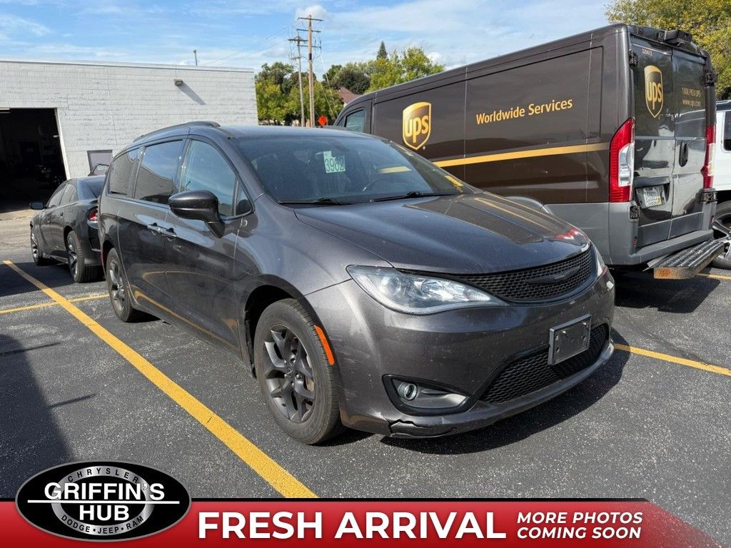 2018 Chrysler Pacifica Van  2018 Chrysler Pacifica Van
