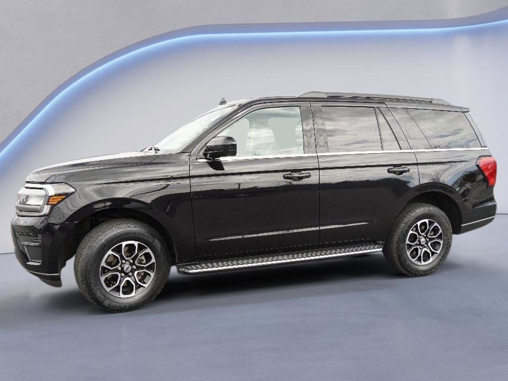 Used 2022 Ford Expedition XLT with VIN 1FMJU1JTXNEA66570 for sale in Milwaukee, WI