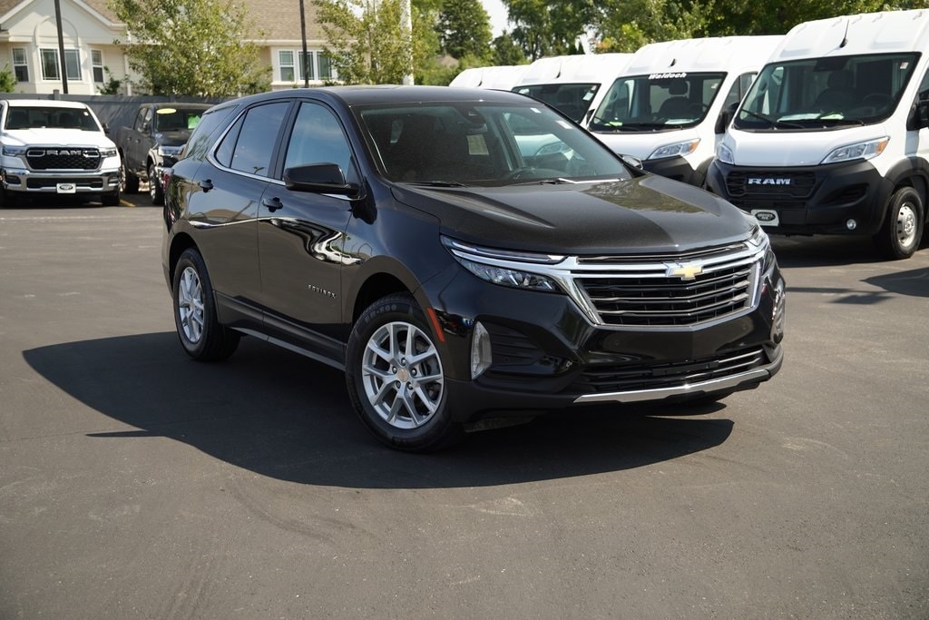 Used 2022 Chevrolet Equinox LT with VIN 3GNAXKEV5NL312493 for sale in Milwaukee, WI