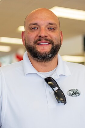 Staff member Fred Mayen from ID_2e822b