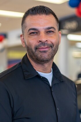 Staff member Franco Ithier from ID_5c55a7
