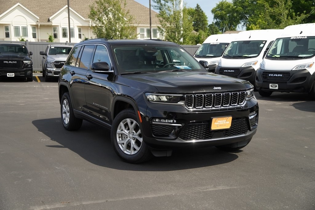 Certified 2023 Jeep Grand Cherokee Limited with VIN 1C4RJHBG6PC526087 for sale in Milwaukee, WI