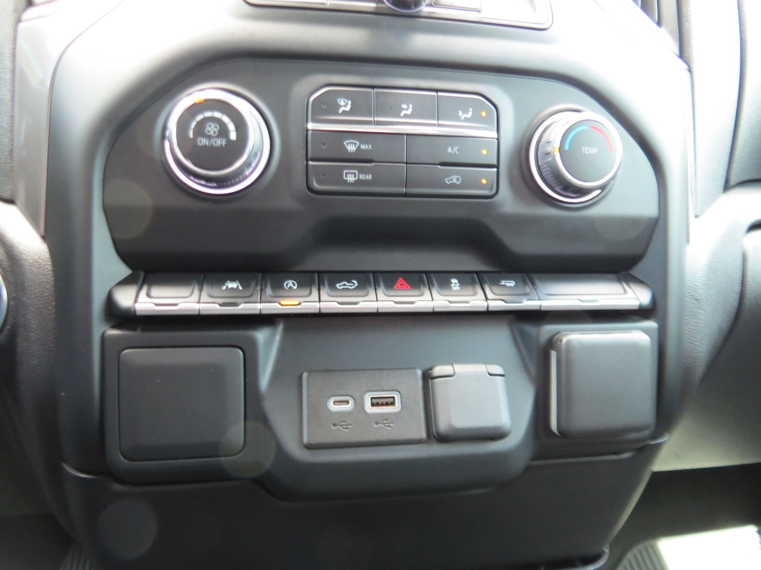 2022 Chevrolet Silverado 1500 Custom - Photo 24