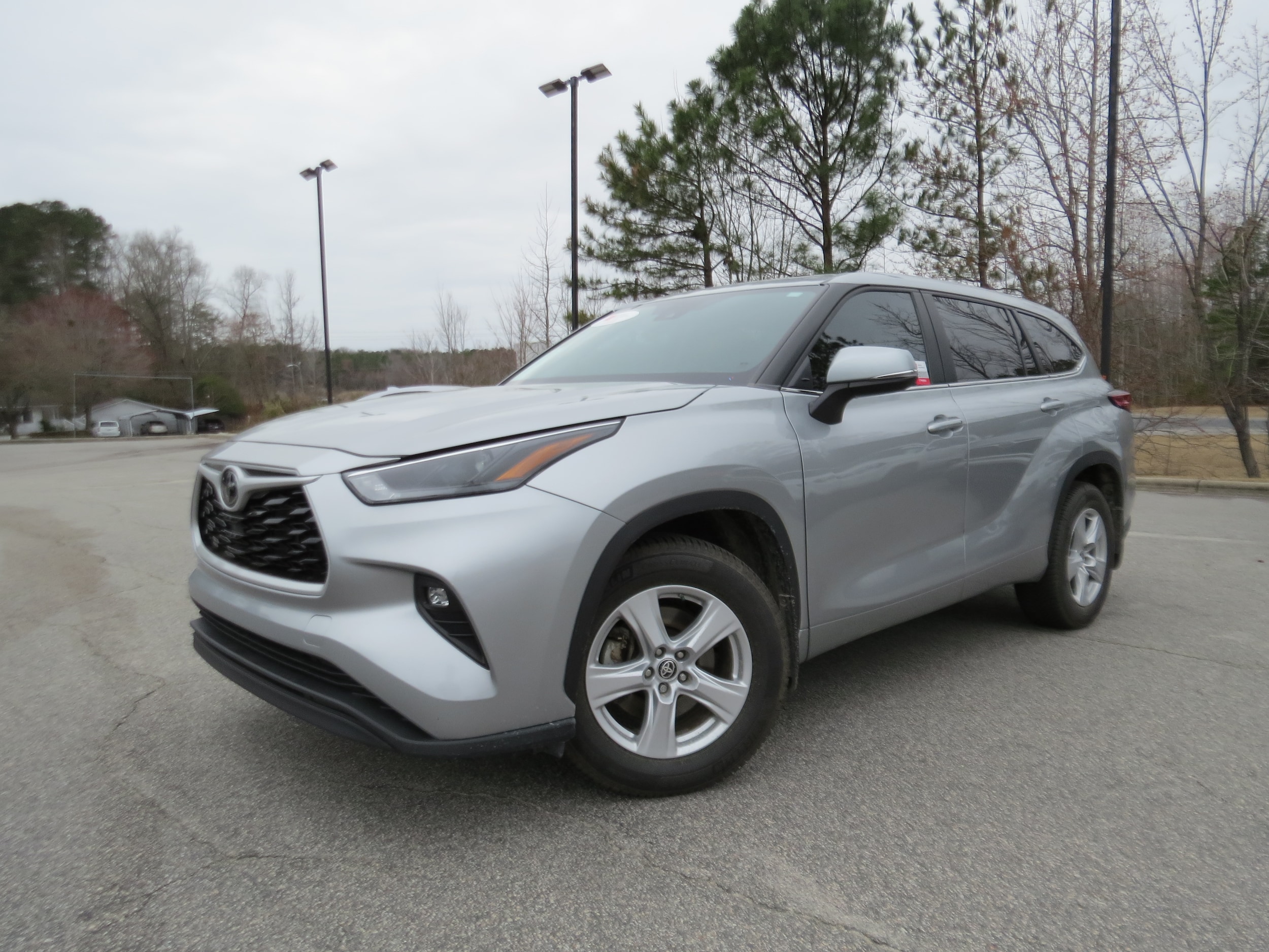2023 Toyota Highlander LE - Photo 9