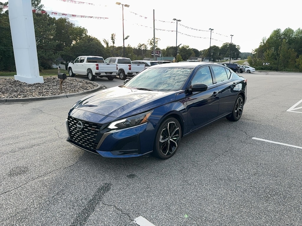 Used 2024 Nissan Altima 2.5 SR Sedan