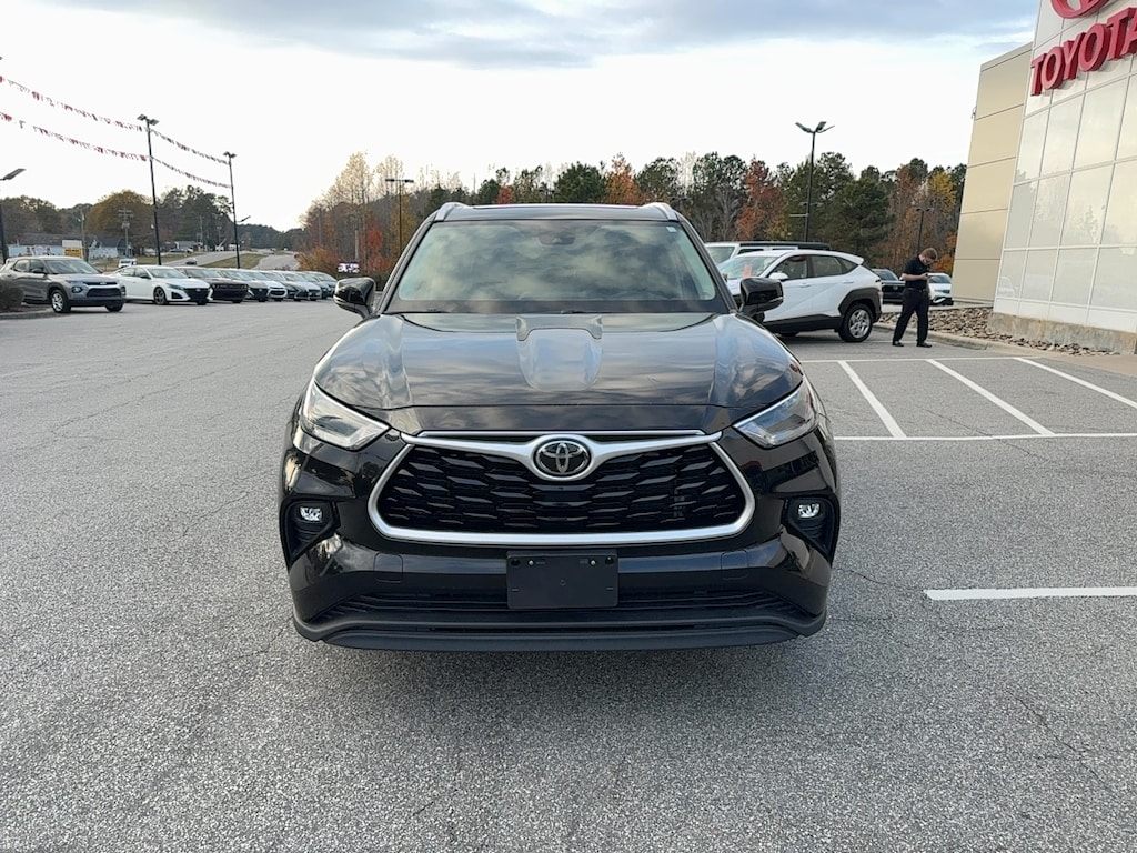Used 2022 Toyota Highlander XLE SUV