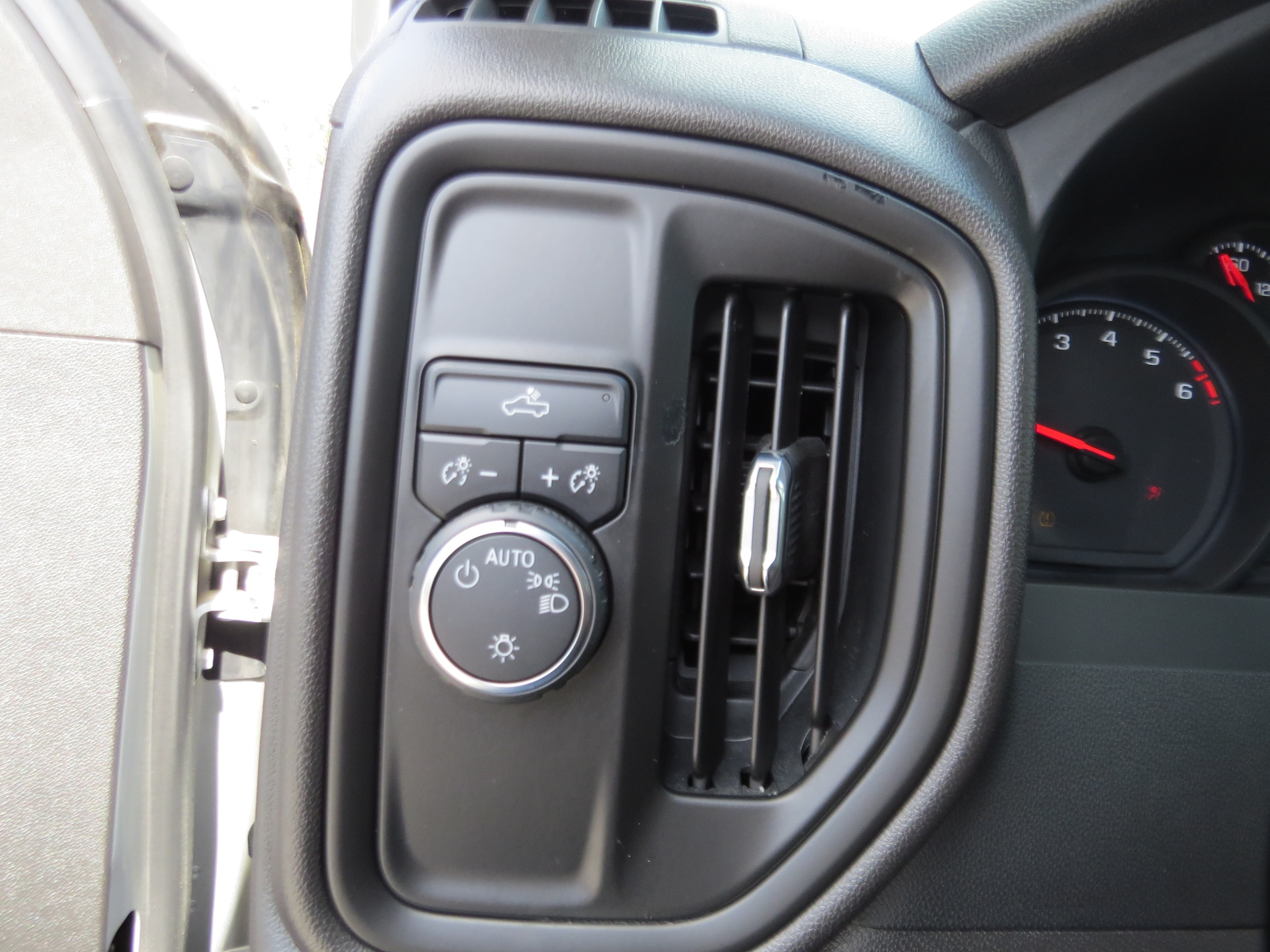 2022 Chevrolet Silverado 1500 Custom - Photo 20