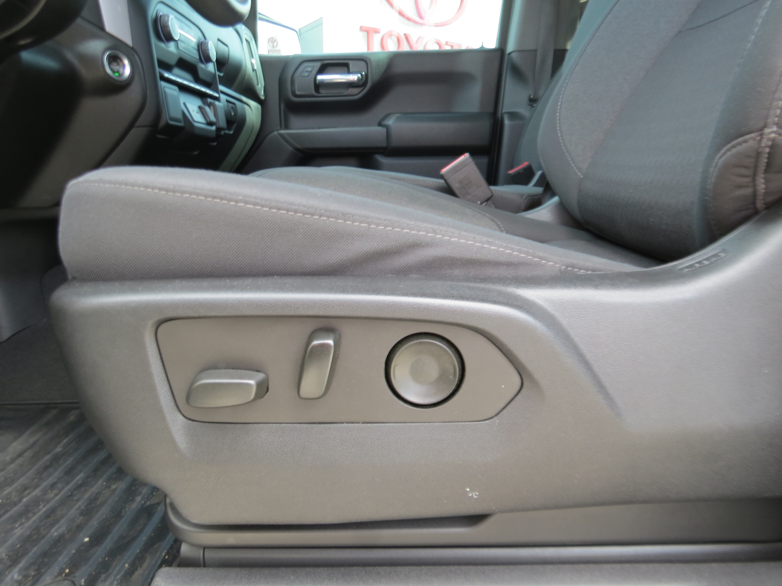 2022 Chevrolet Silverado 1500 Custom - Photo 18