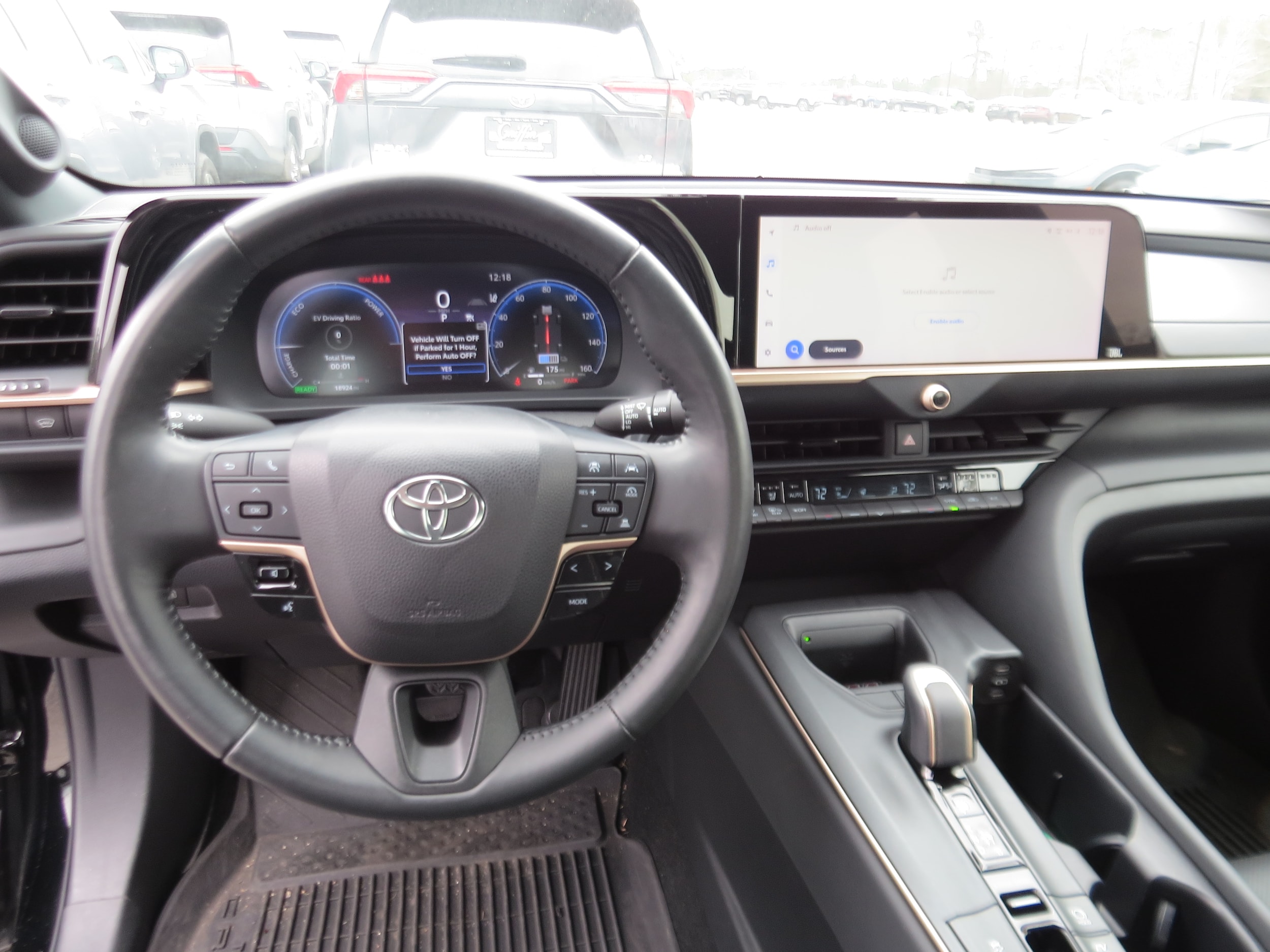 2023 Toyota Crown Limited - Photo 16