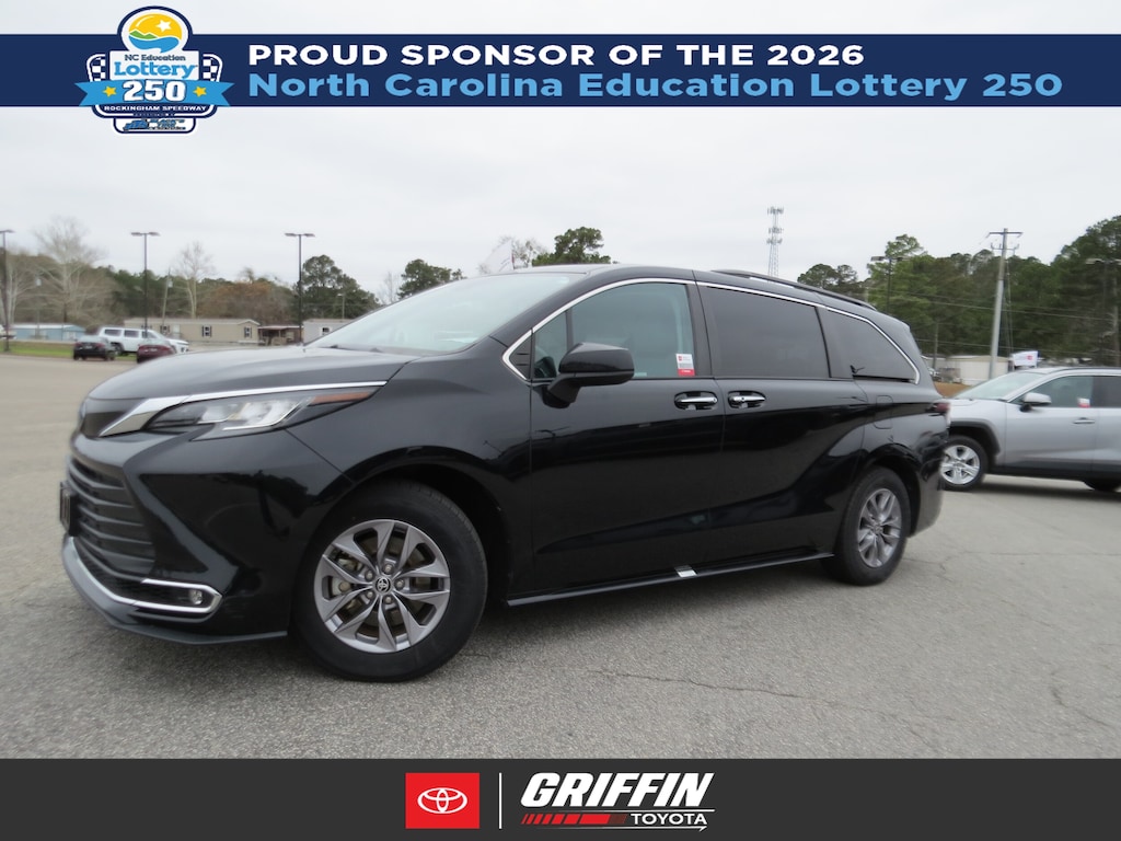 Used 2023 Toyota Sienna XLE Van Passenger Van