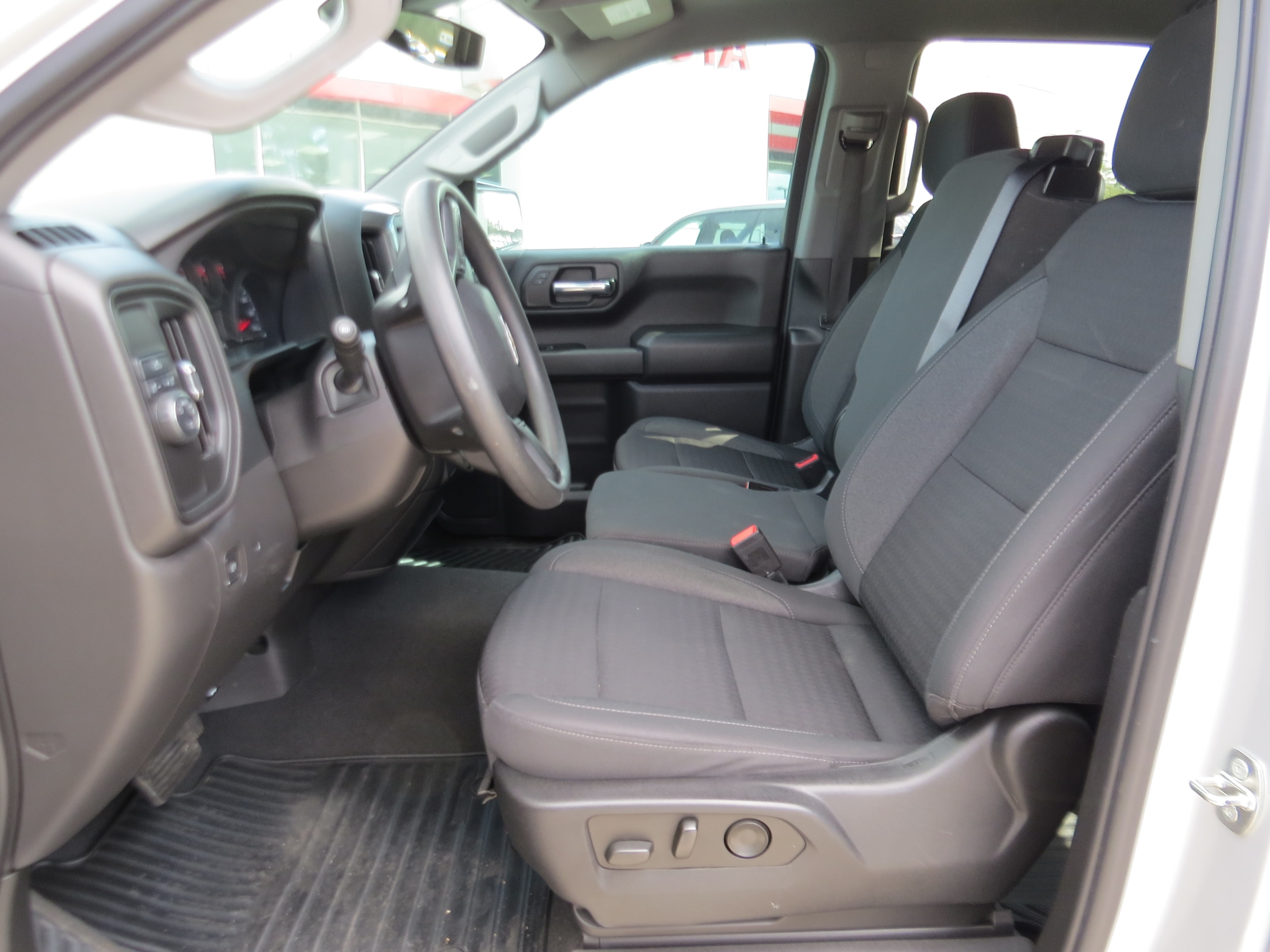 2022 Chevrolet Silverado 1500 Custom - Photo 17