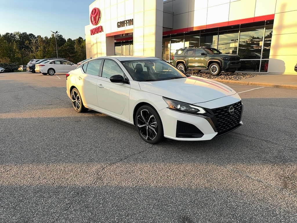 Used 2024 Nissan Altima 2.5 SR Sedan