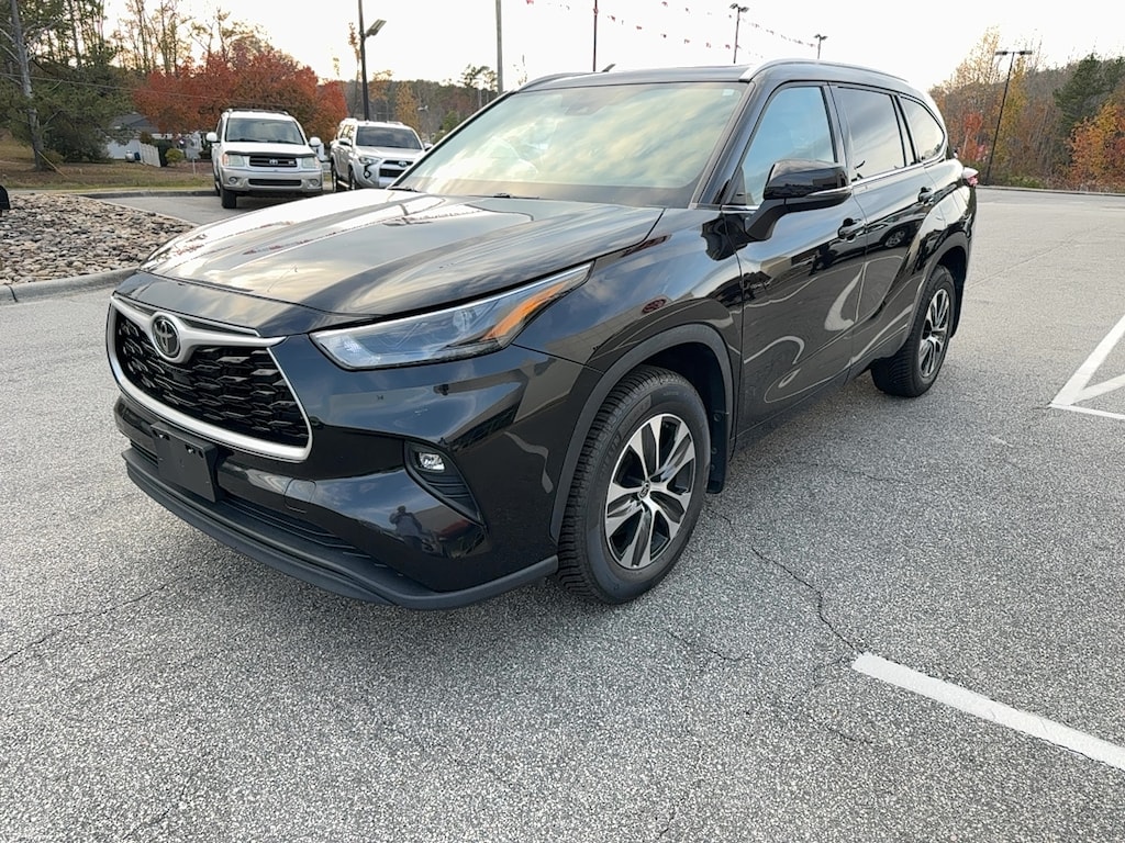 Used 2022 Toyota Highlander XLE SUV