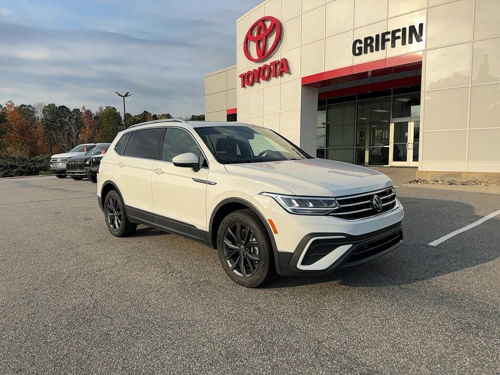 Used 2024 Volkswagen Tiguan 2.0T SE SUV