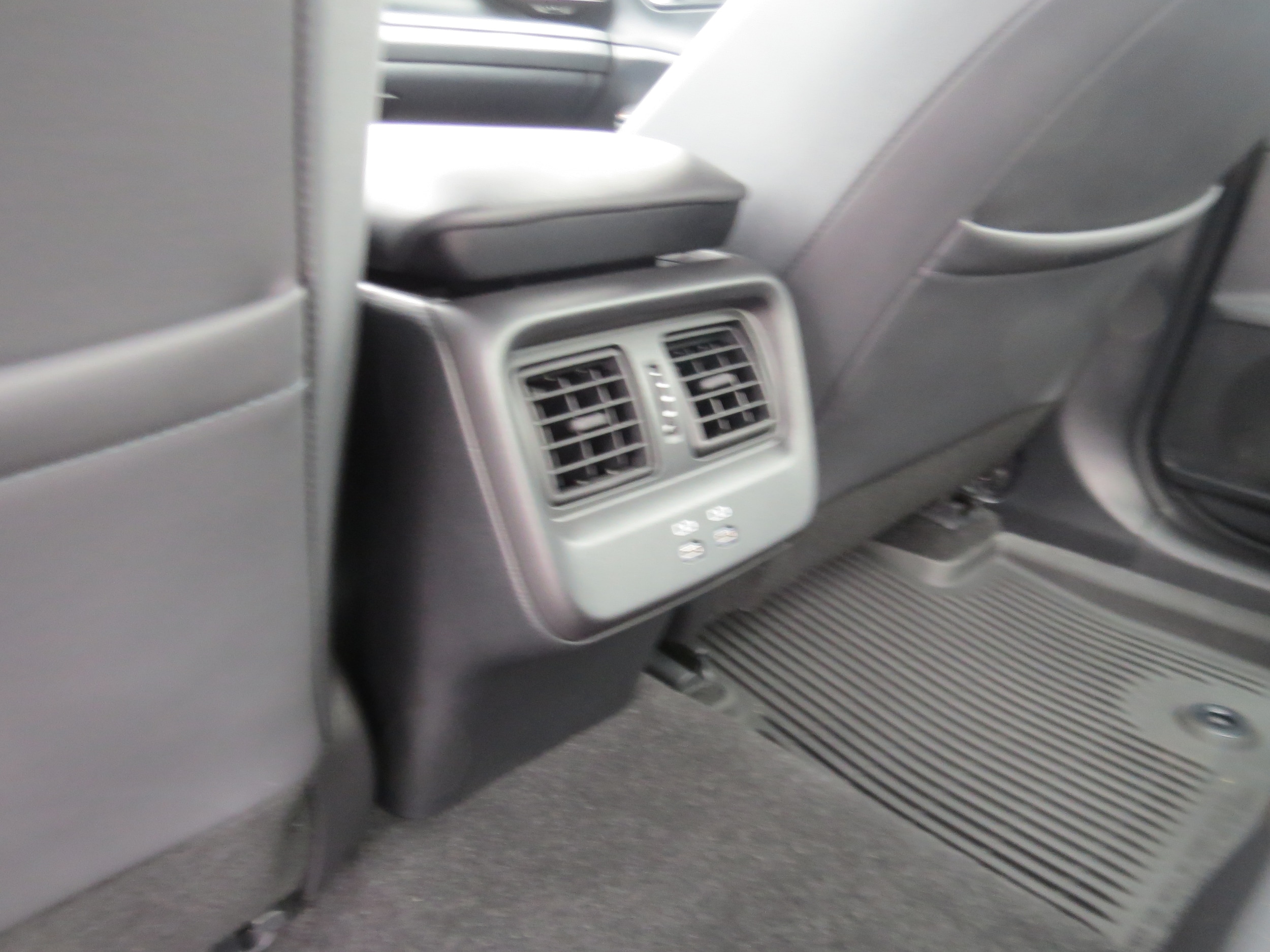 2023 Toyota Crown Limited - Photo 11