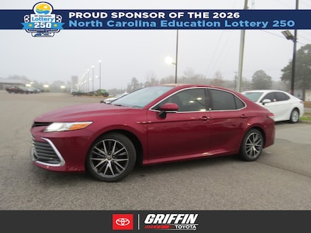 2022 Toyota Camry Hybrid XLE Sedan