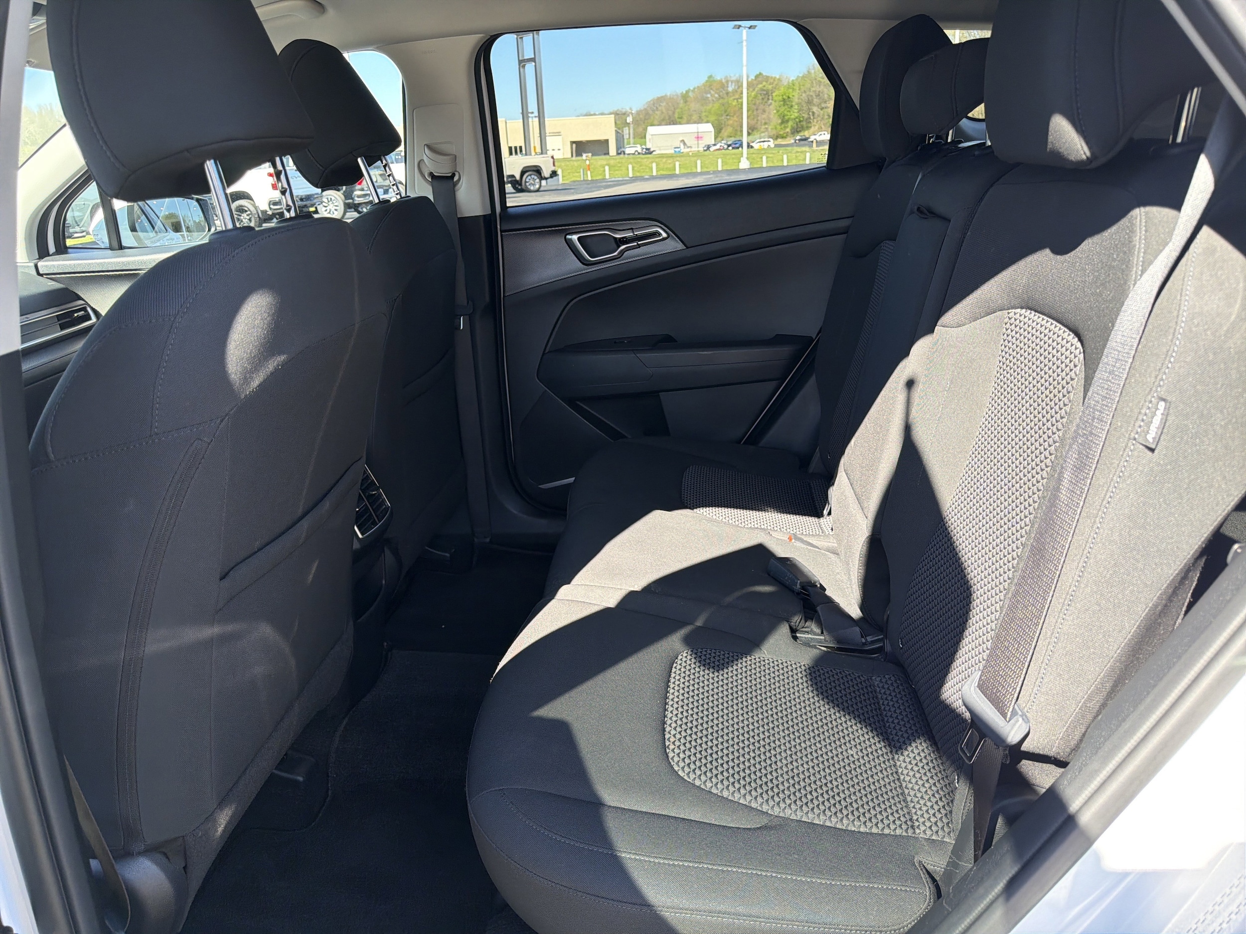 2025 Kia Sportage LX - Photo 15