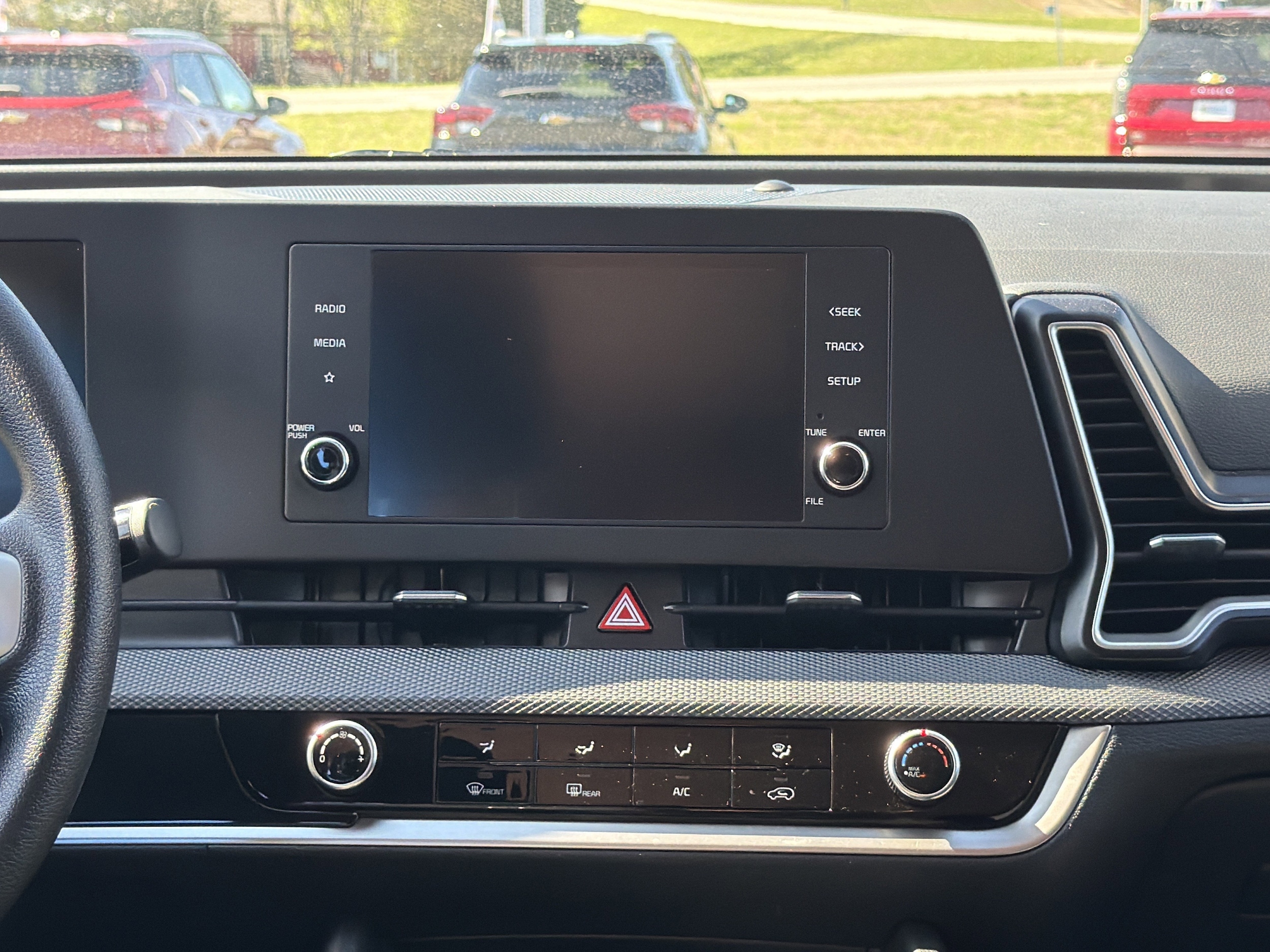 2025 Kia Sportage LX - Photo 10