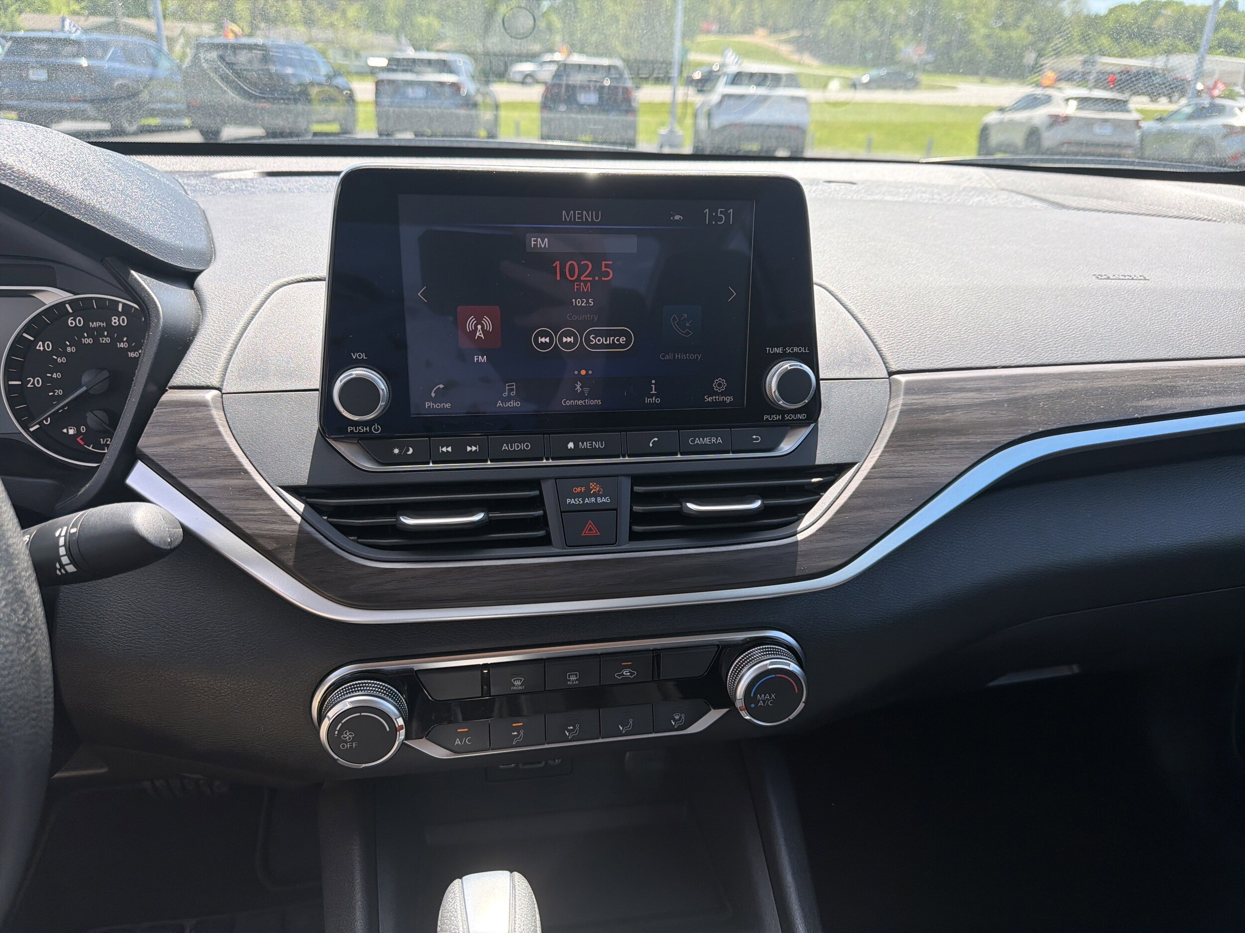 2025 Nissan Altima SV - Photo 10