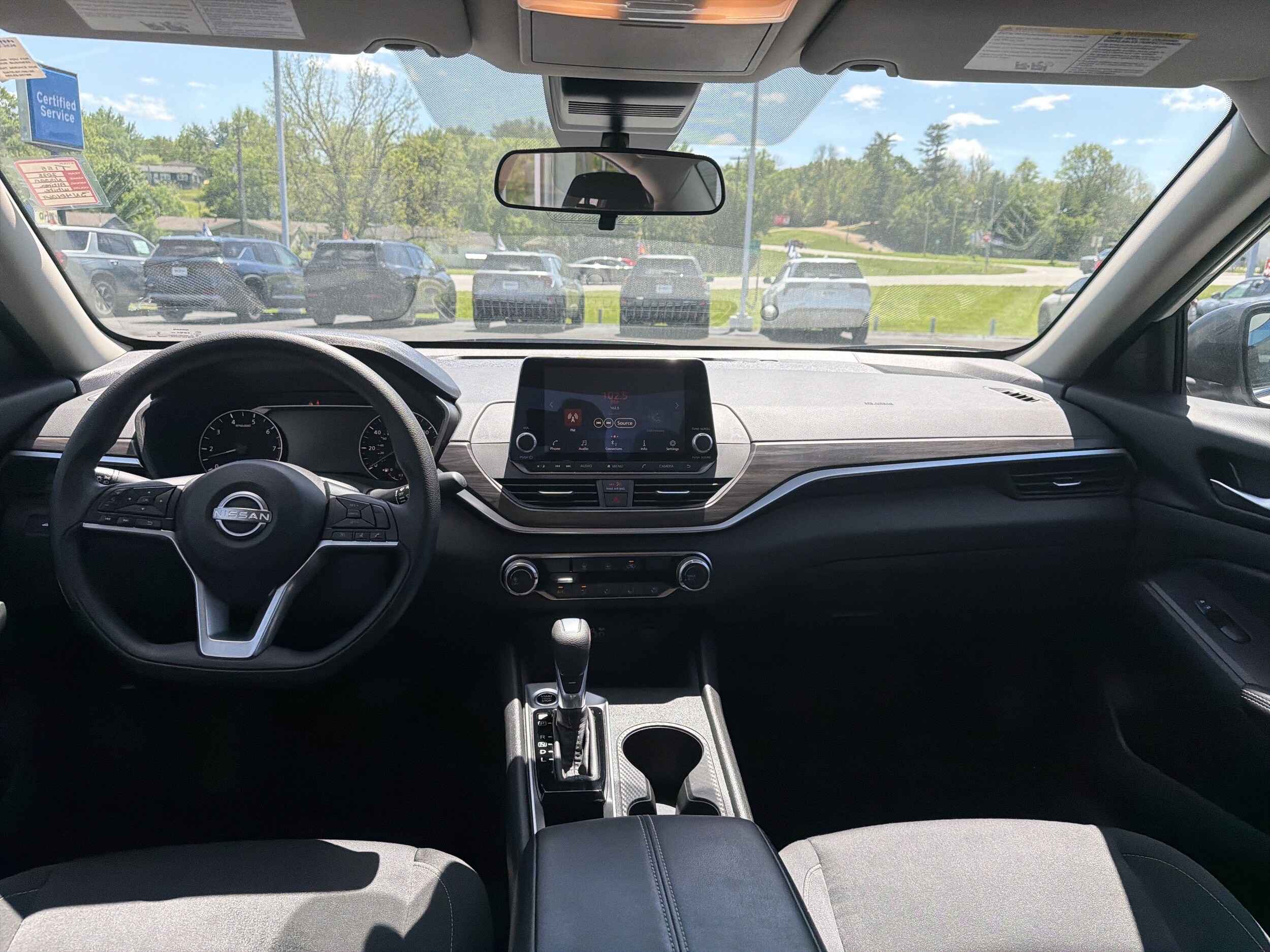 2025 Nissan Altima SV - Photo 8