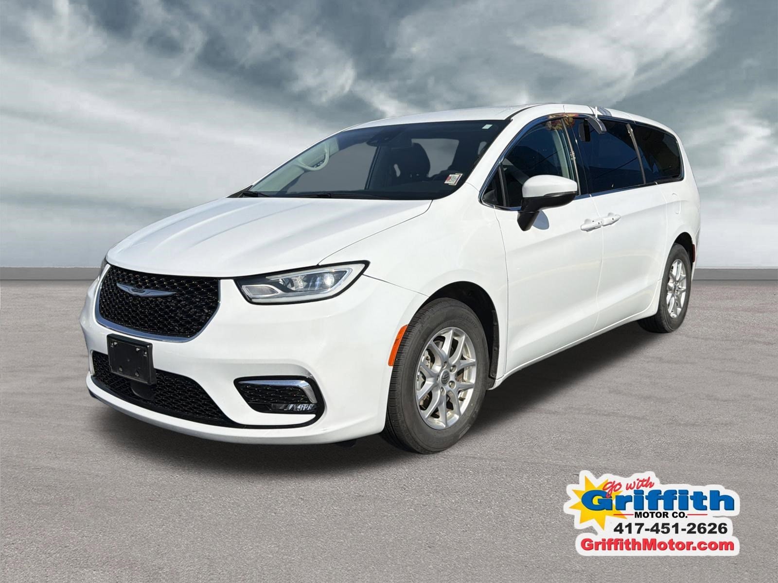 2023 Chrysler Pacifica Touring L's photo