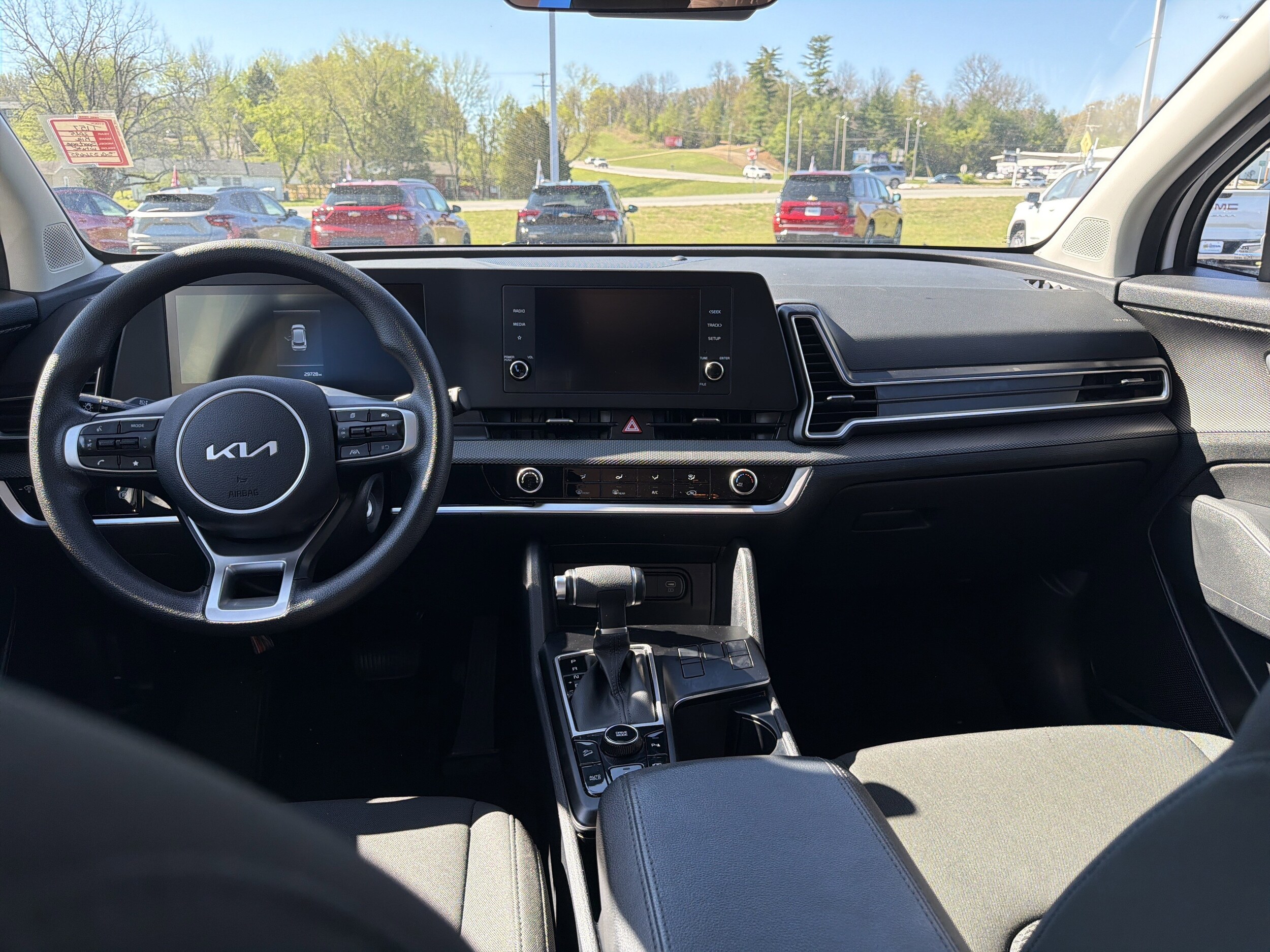 2025 Kia Sportage LX - Photo 8