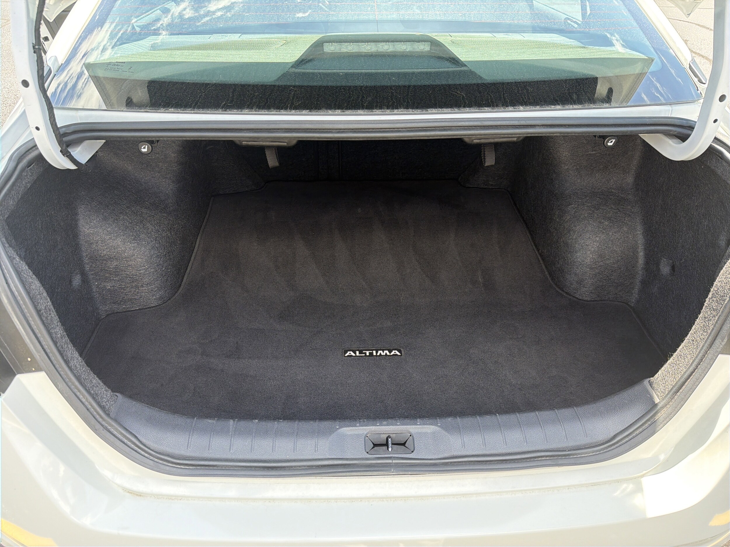 2025 Nissan Altima SV - Photo 16