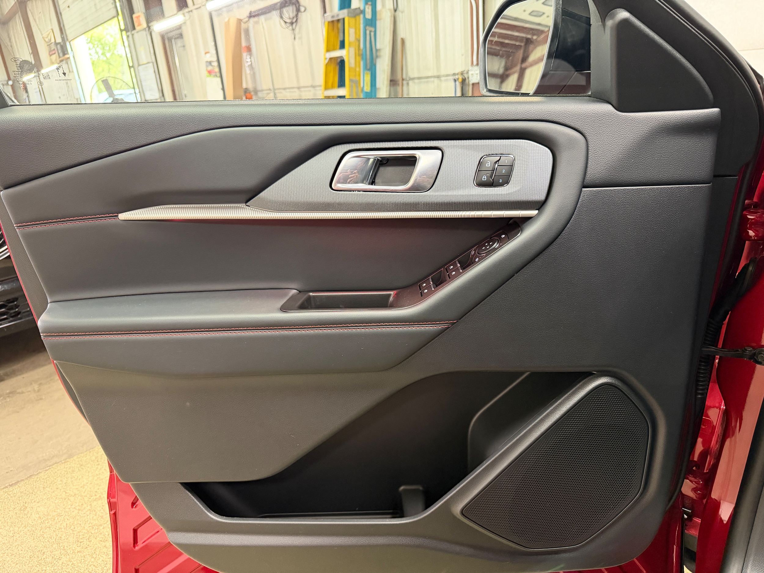 2026 Ford Explorer ST-LINE - Photo 15