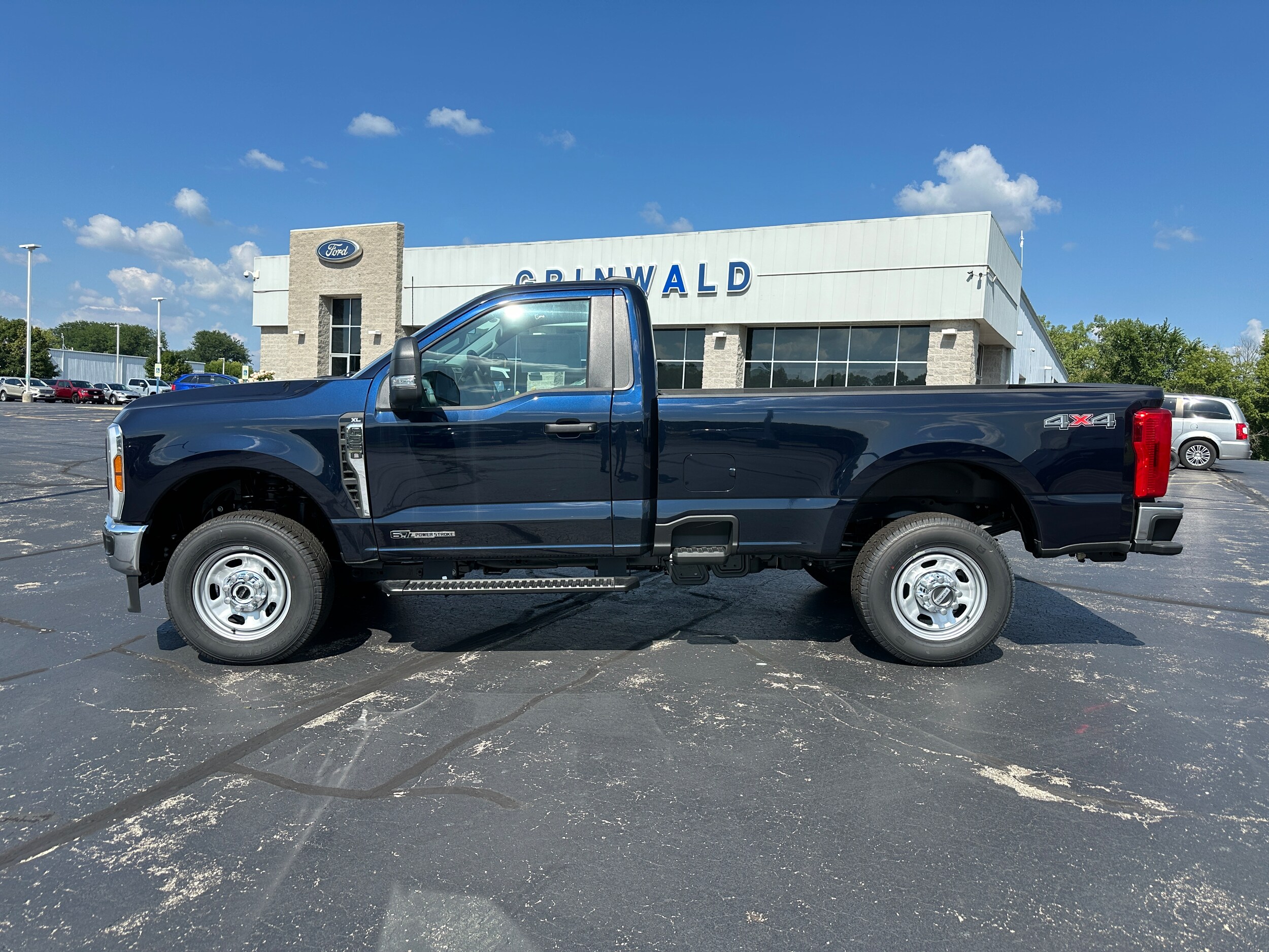 2025 Ford F-350 XL photo 4