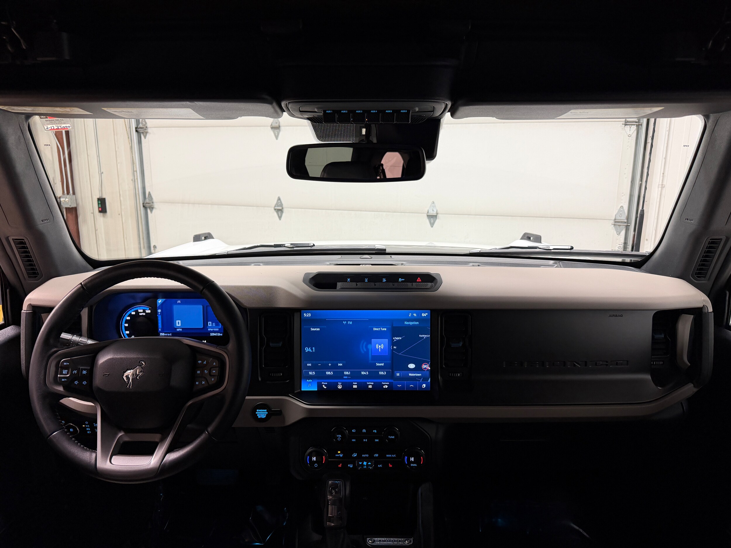 2023 Ford Bronco Wildtrak photo 2