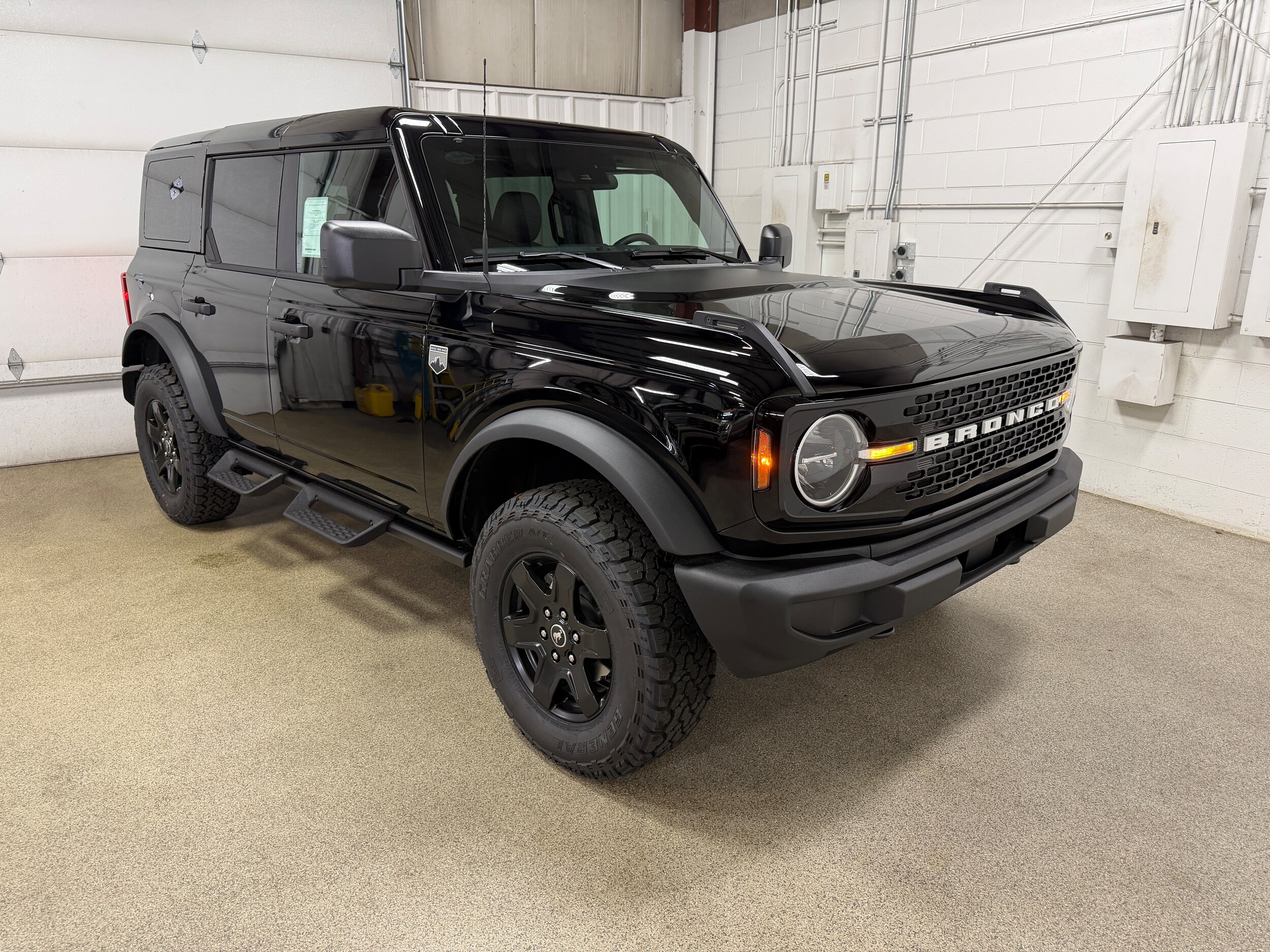 2025 Ford Bronco Big Bend photo 2