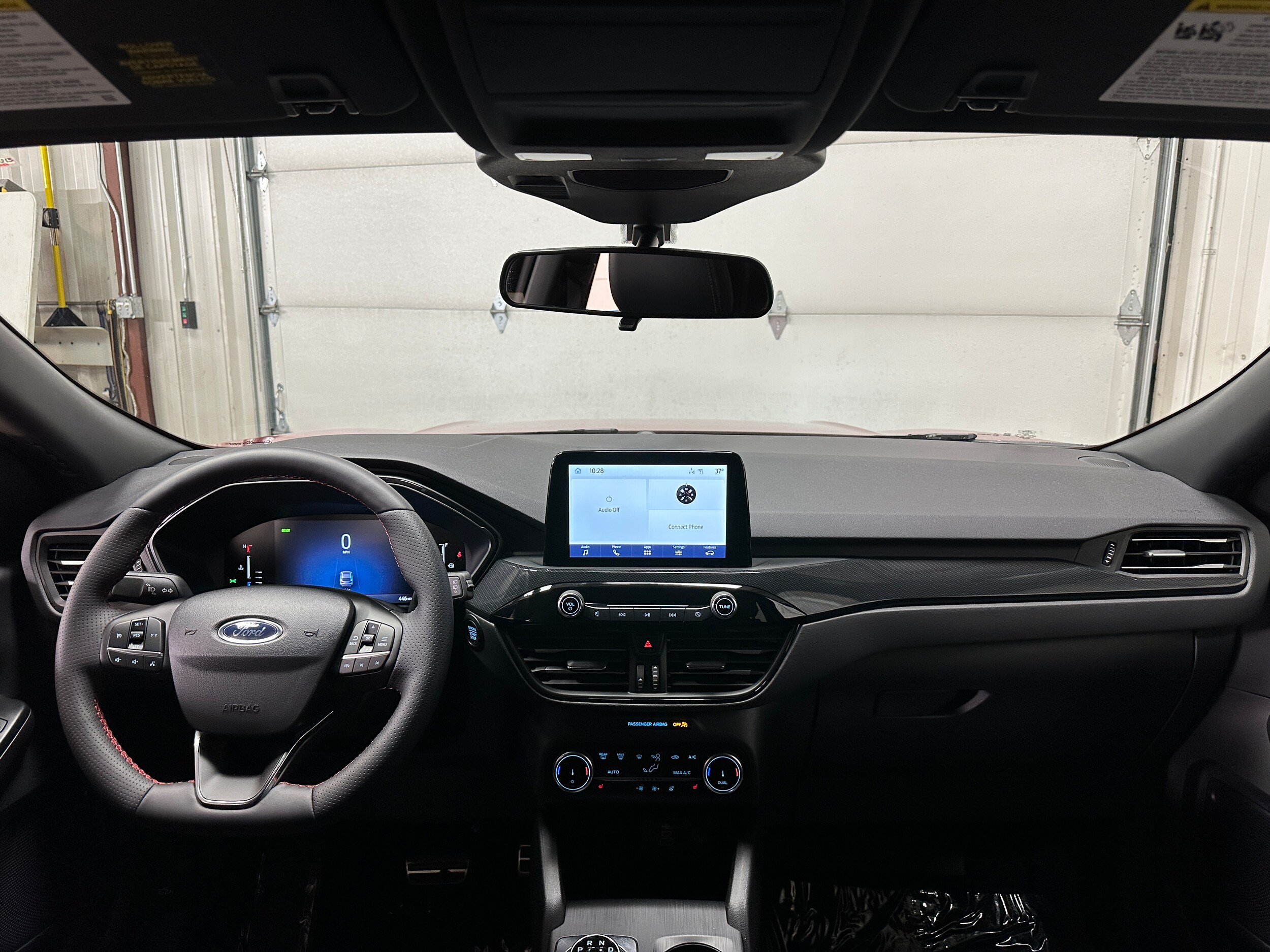 2024 Ford Escape ST-Line photo 2