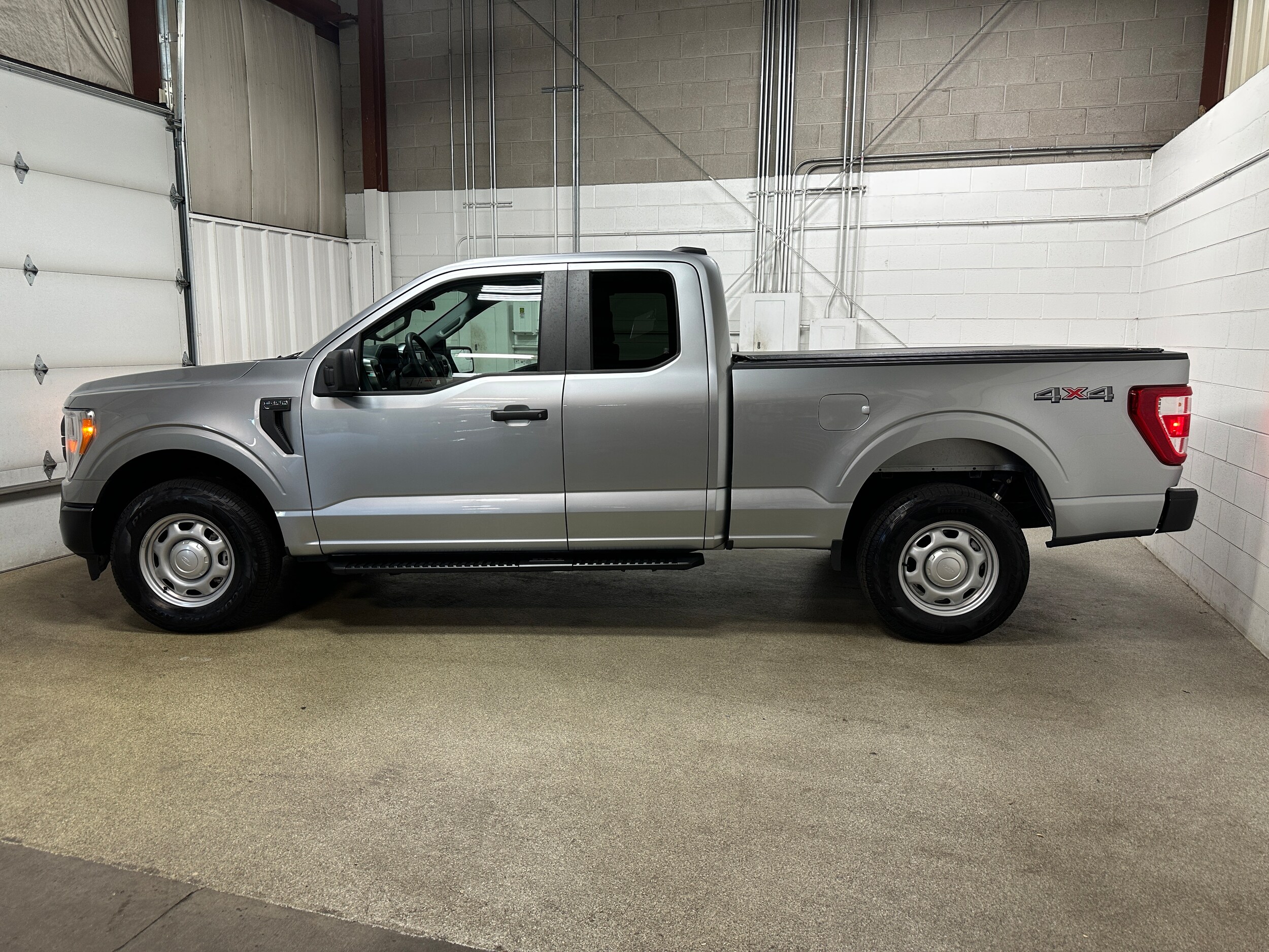 2022 Ford F-150 XL photo 4