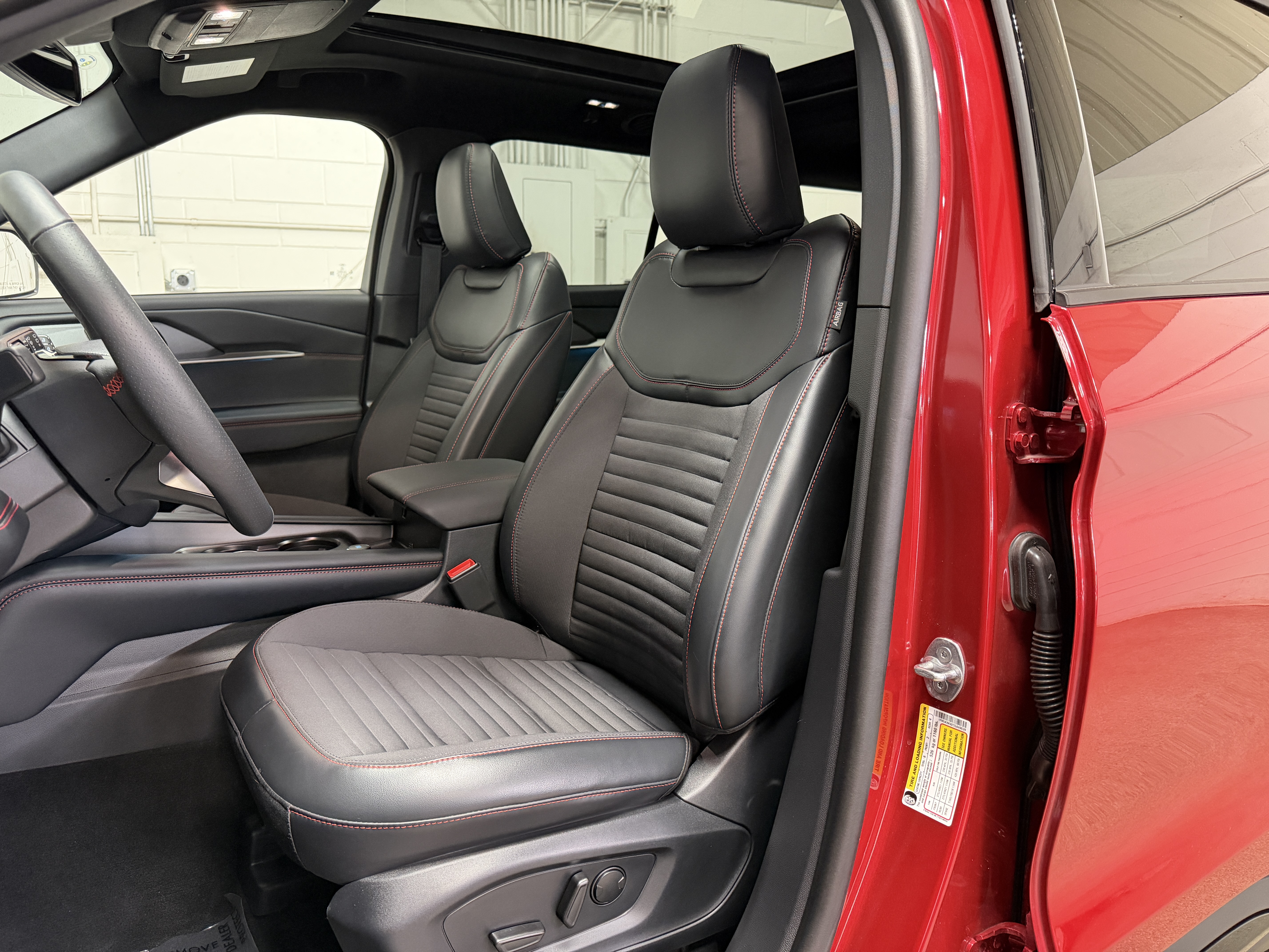 2026 Ford Explorer ST-LINE - Photo 11
