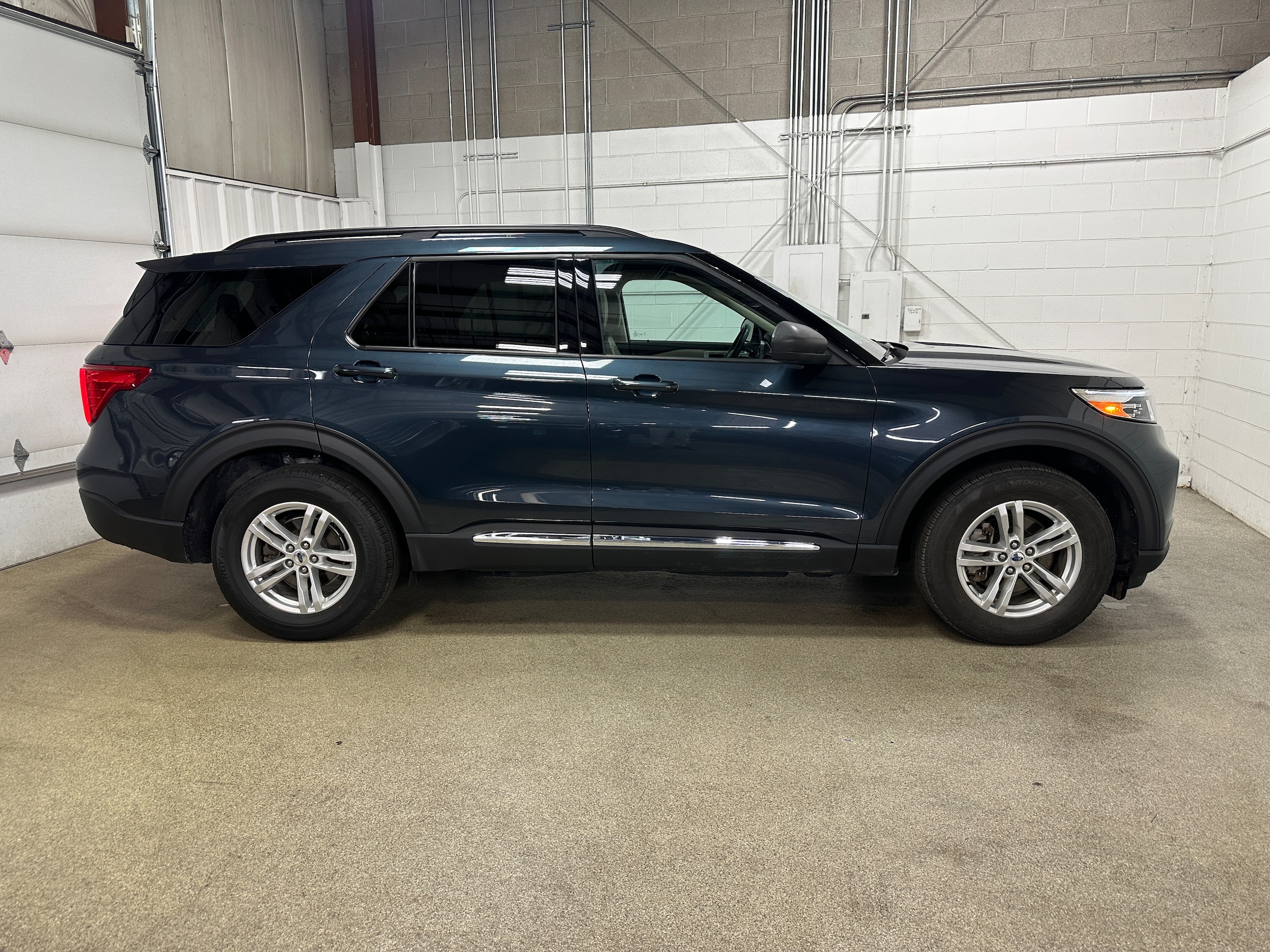 2023 Ford Explorer XLT - Photo 6