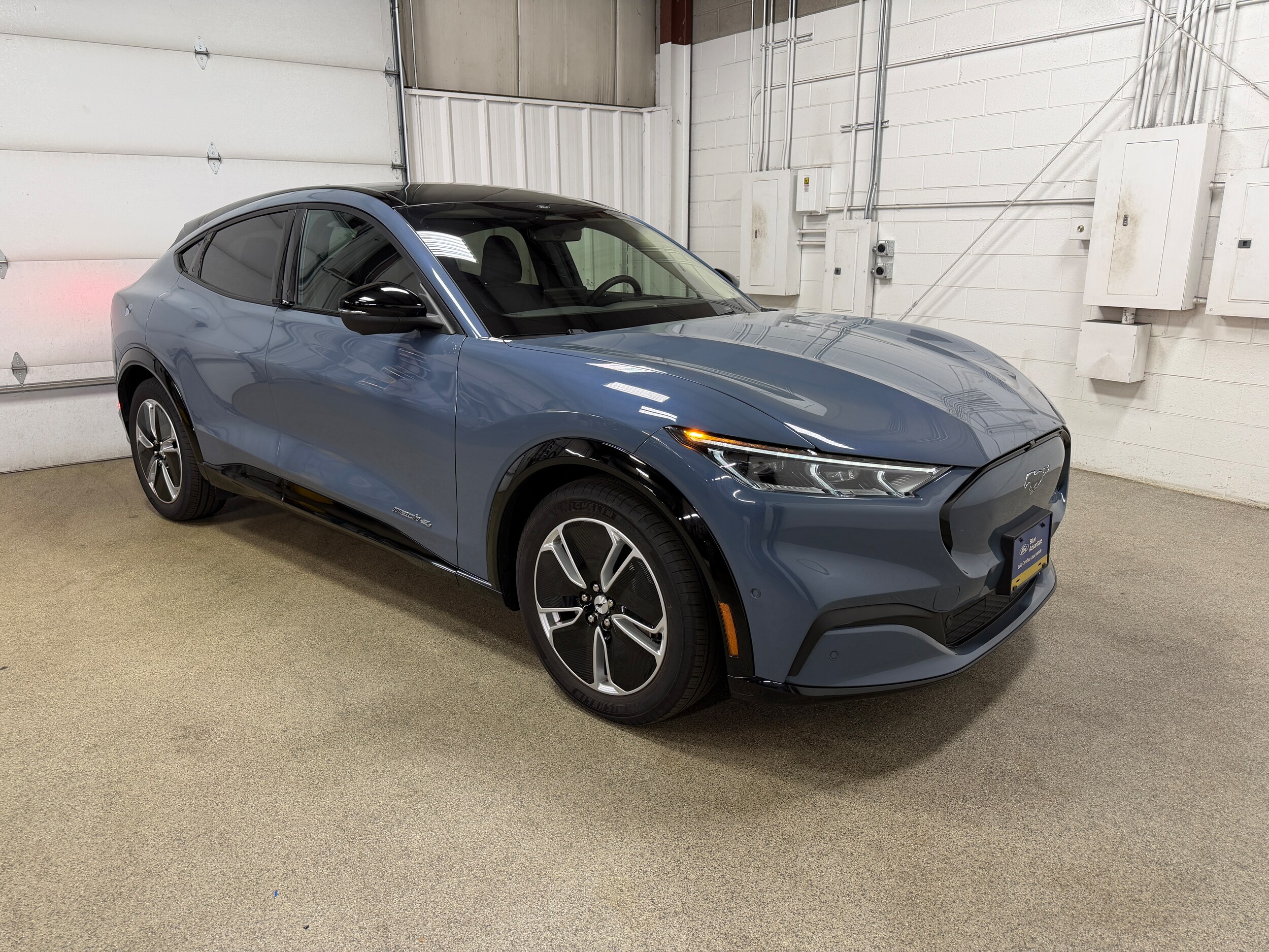 2023 Ford Mustang Mach-E Premium photo 3