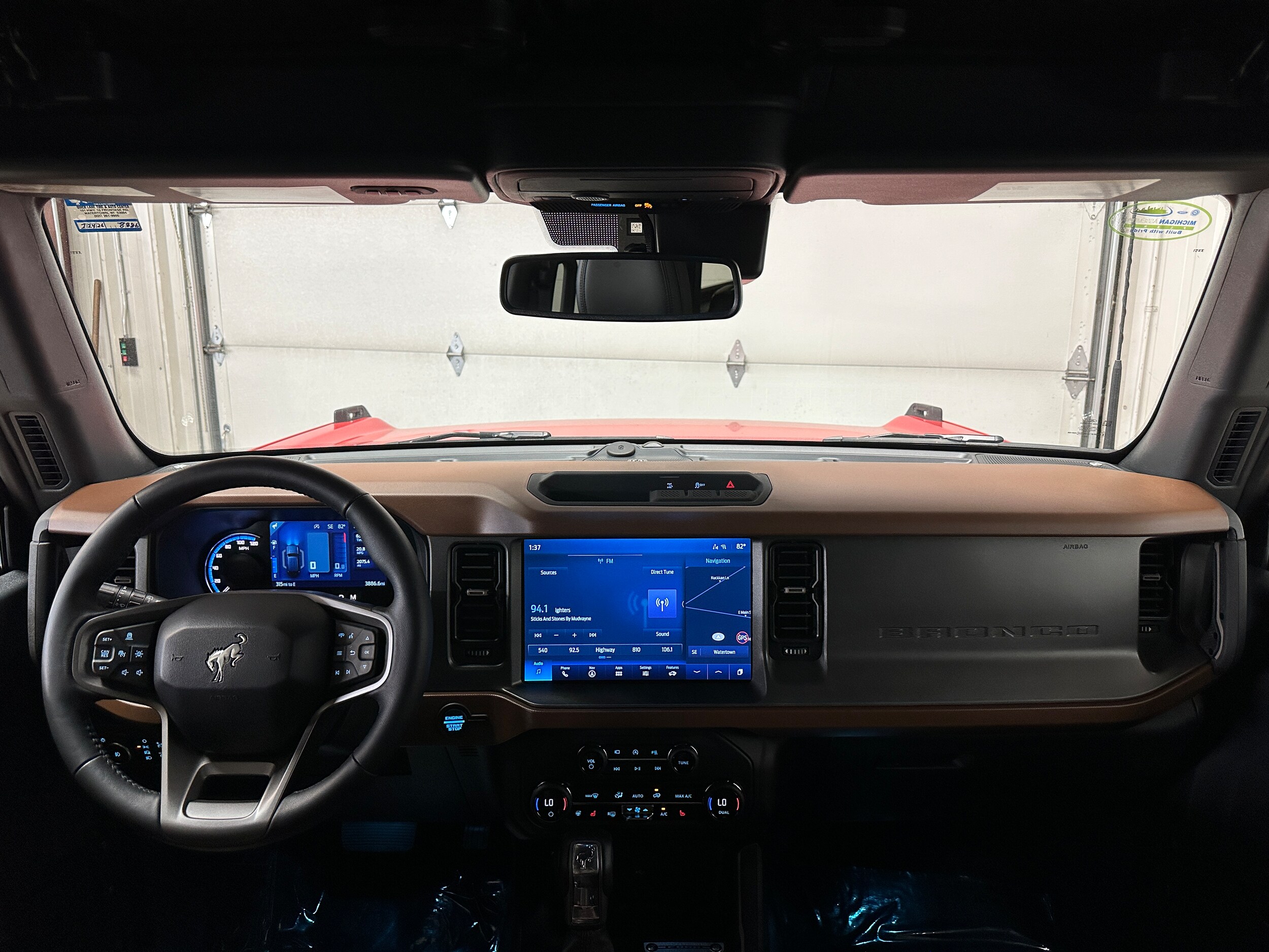 2024 Ford Bronco Outer Banks photo 2