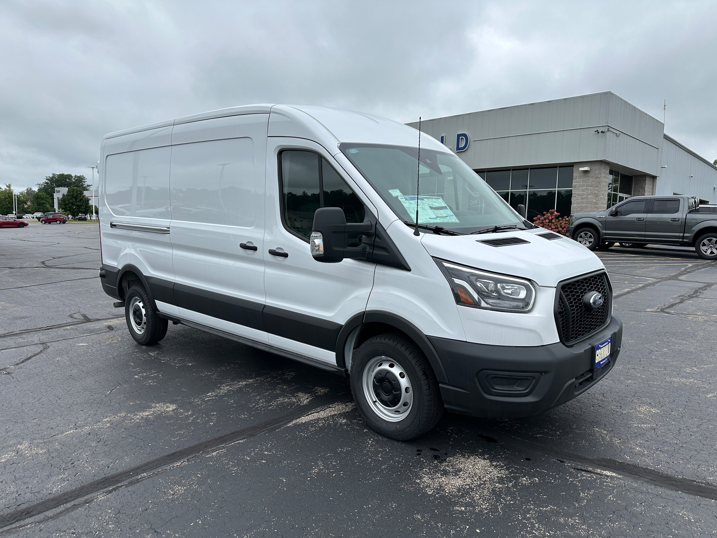 2025 Ford Transit Cargo Van photo 3