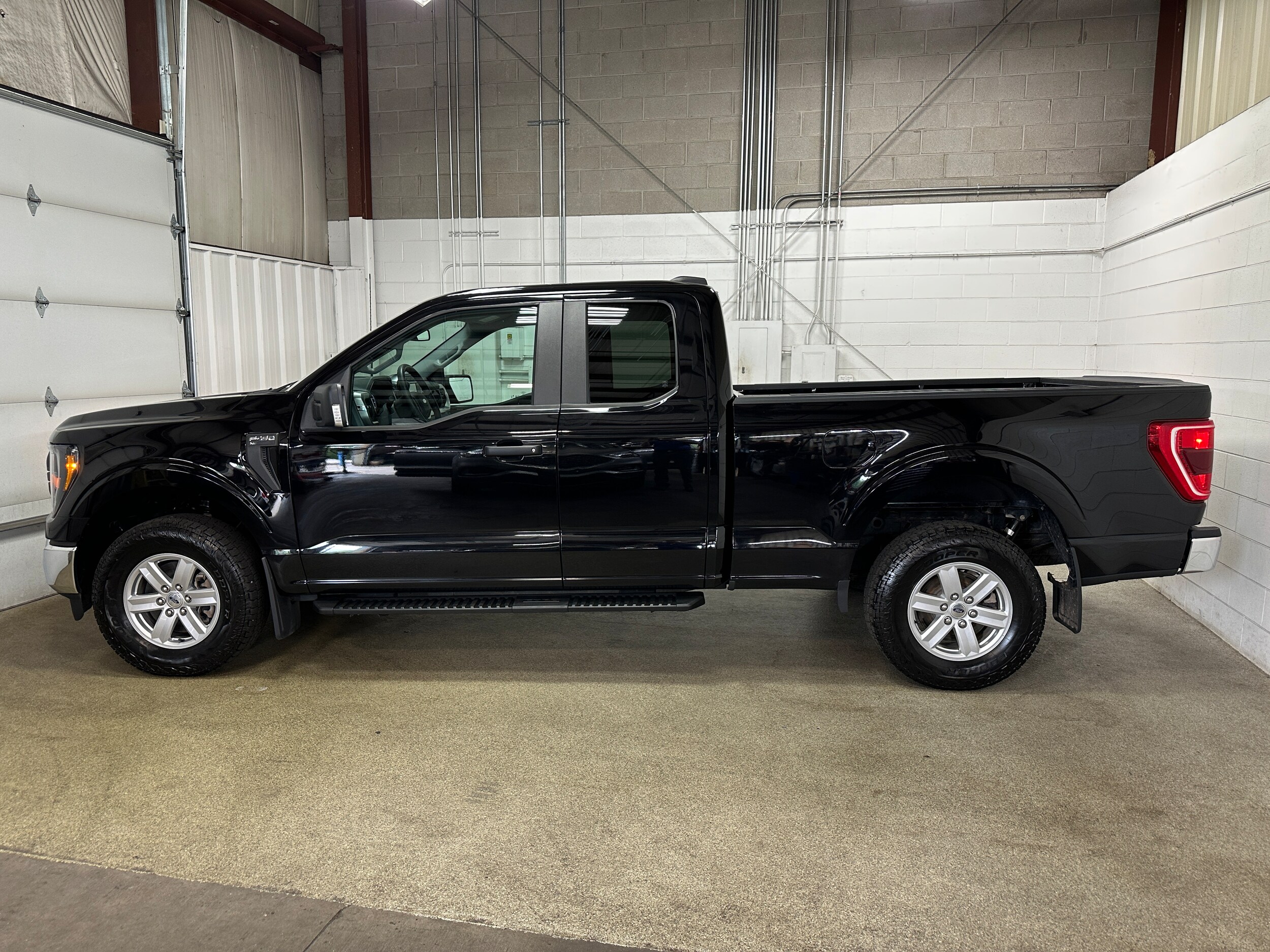 2023 Ford F-150 XL photo 4
