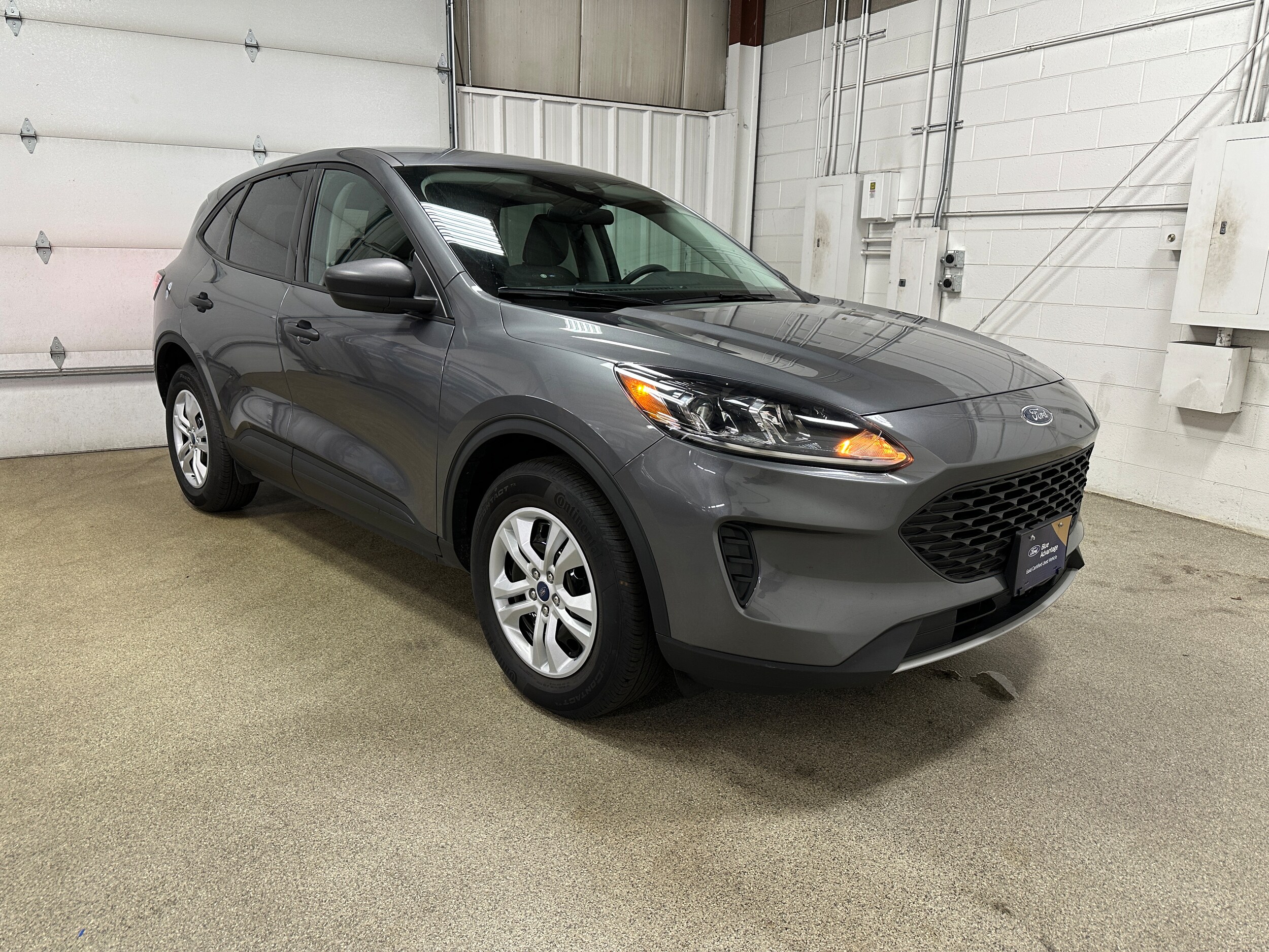 2022 Ford Escape S photo 3